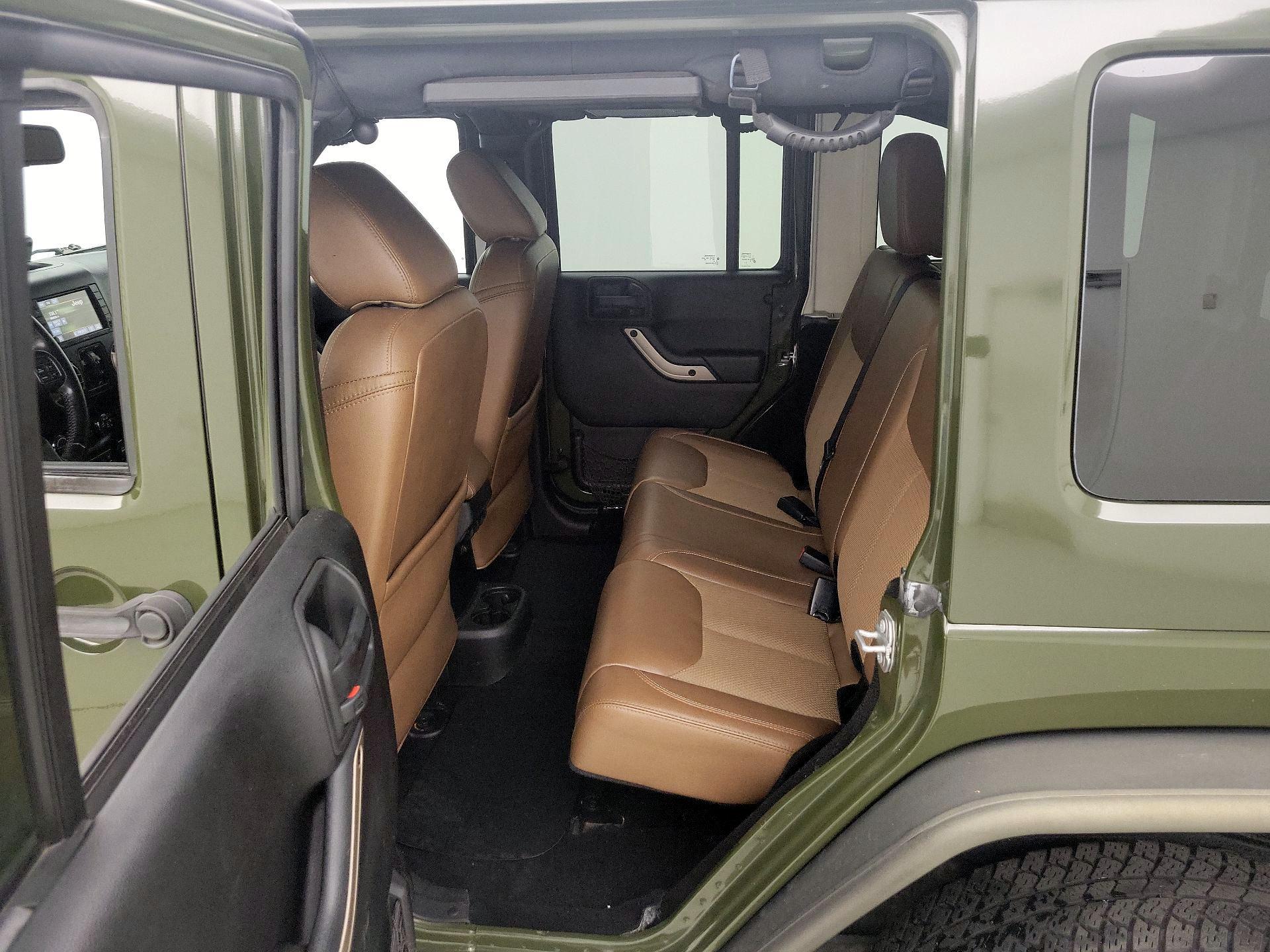 Thumbnail: 2016 Jeep Wrangler - 16