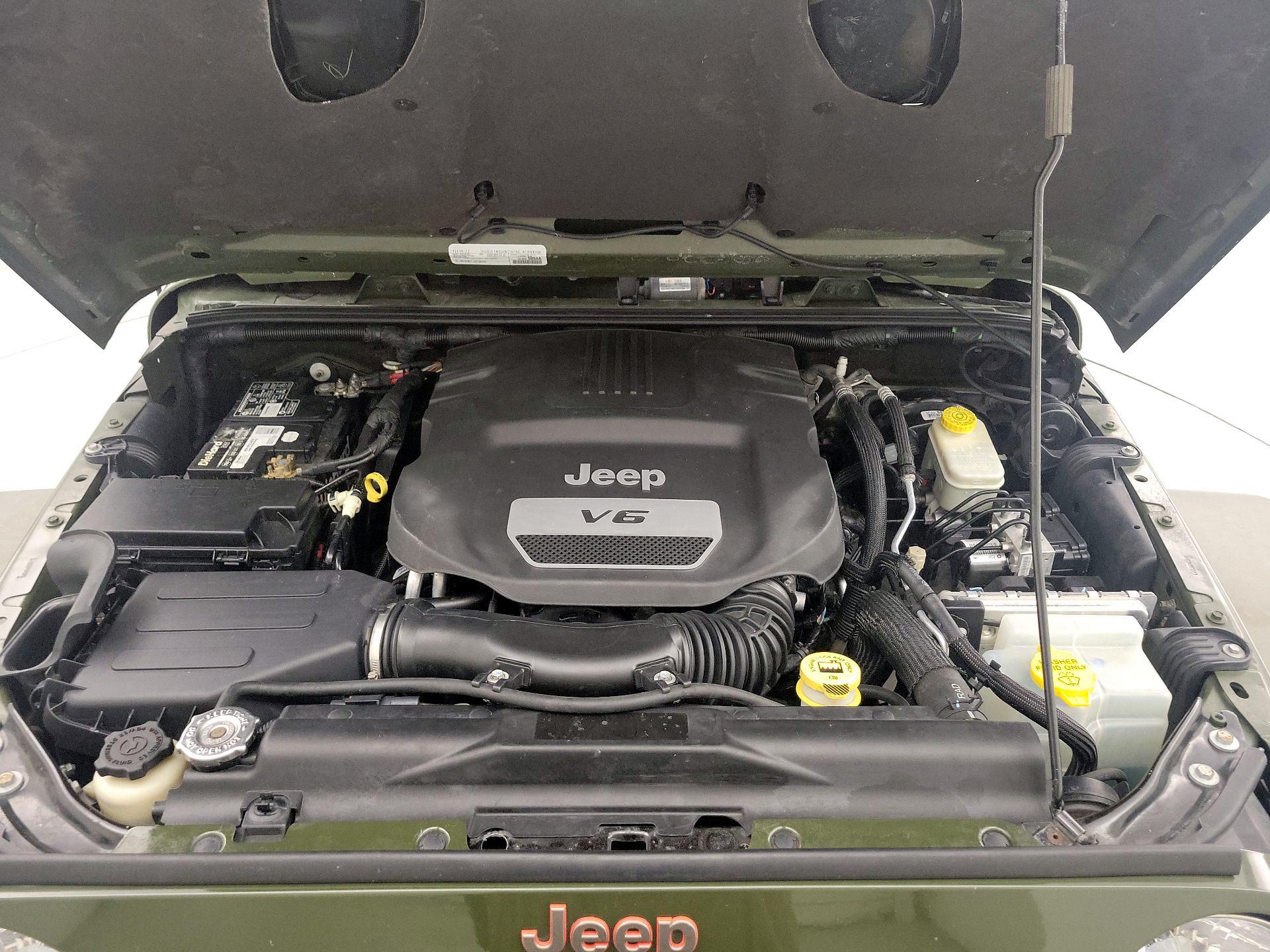 Thumbnail: 2016 Jeep Wrangler - 19