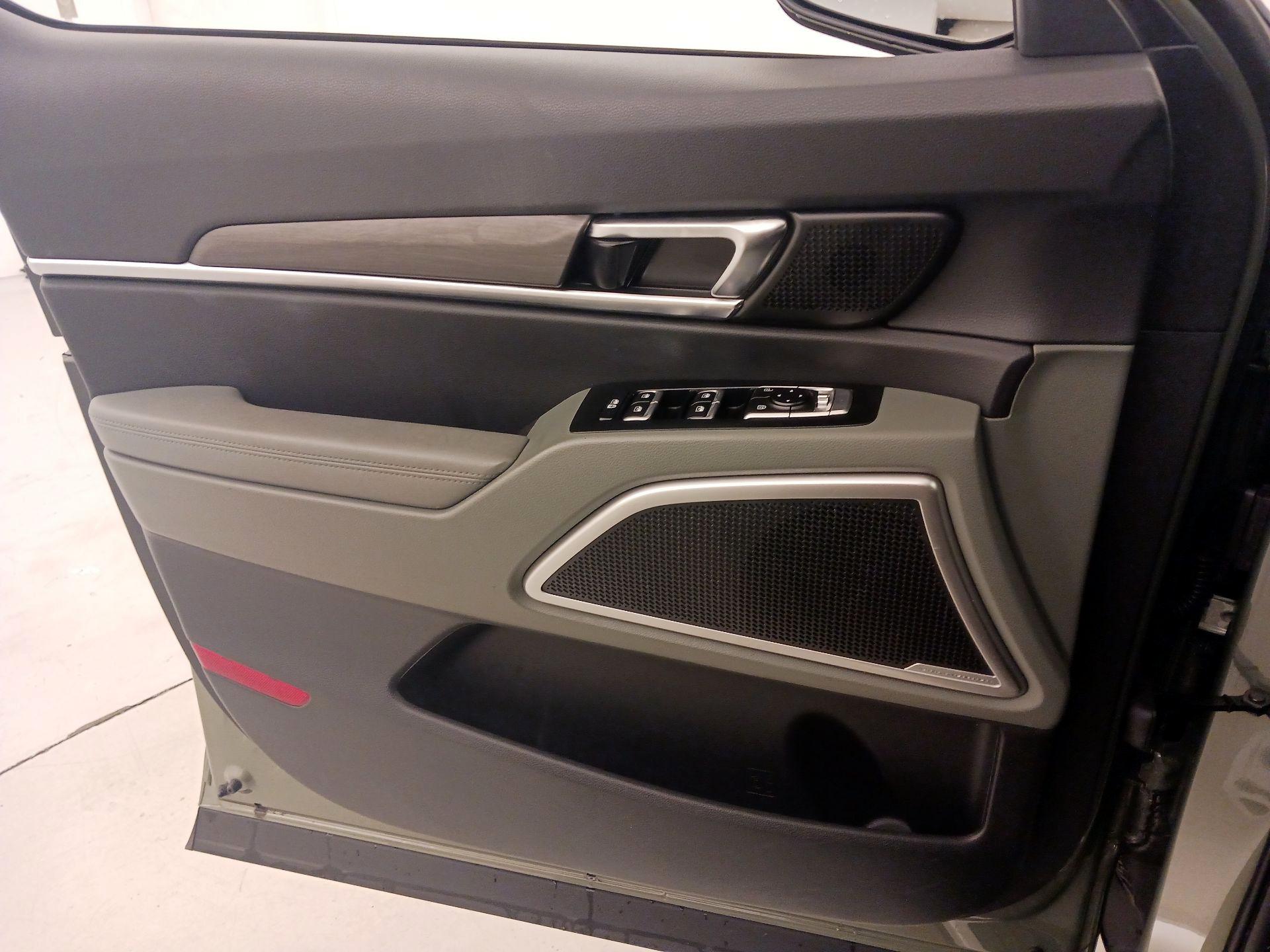Thumbnail: 2023 Kia Telluride - 12