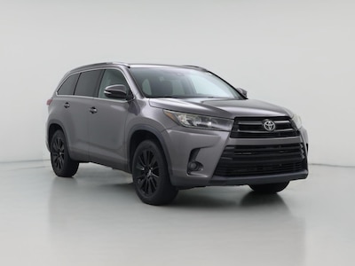 Gray 2019 Toyota Highlander SE