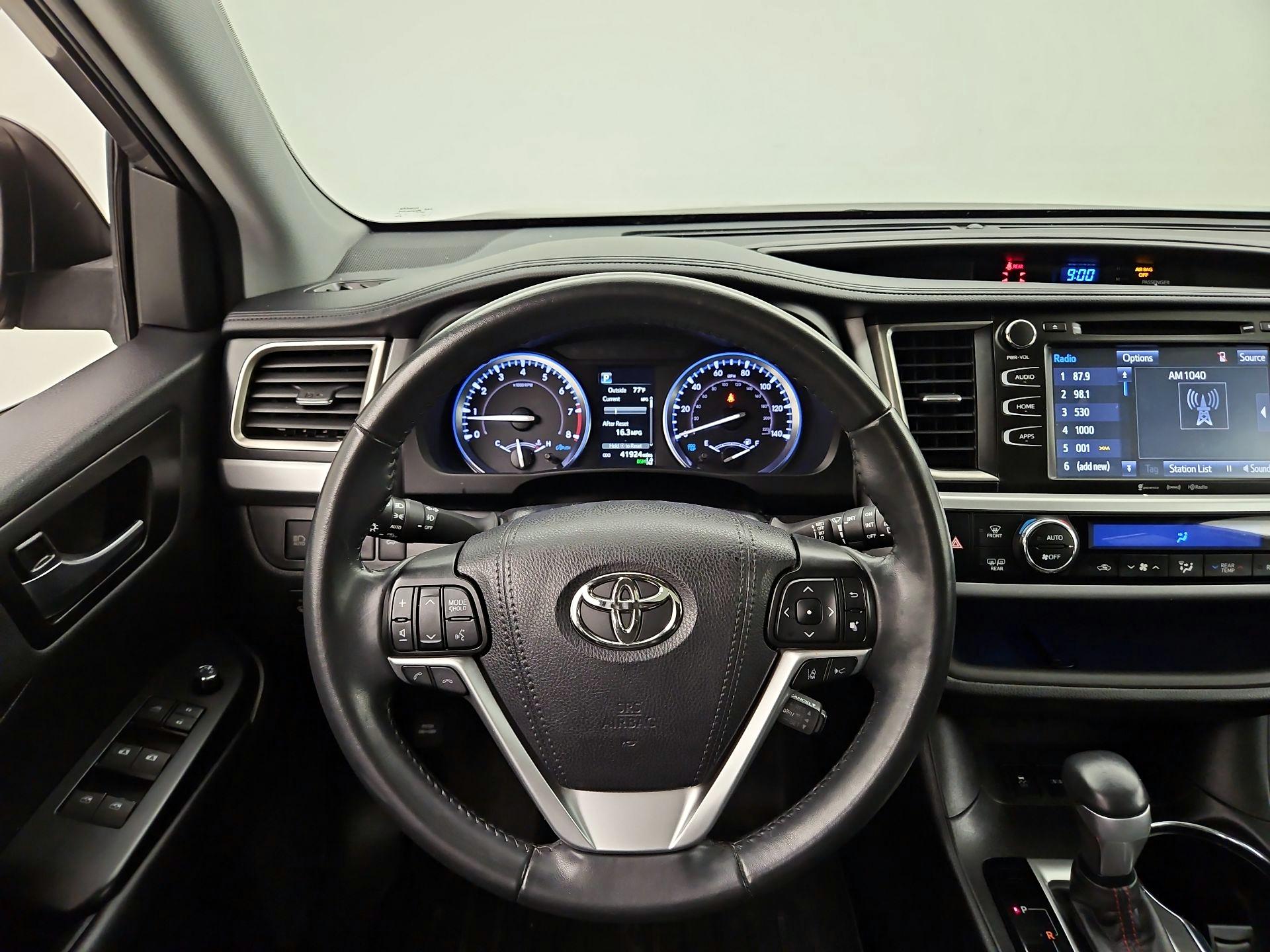 Thumbnail: 2019 Toyota Highlander - 10