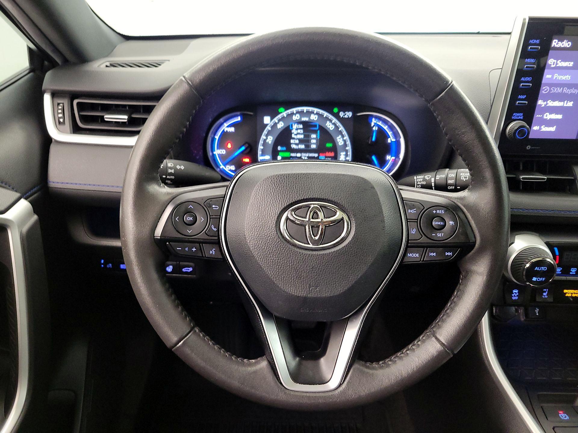 Thumbnail: 2022 Toyota RAV4 - 10