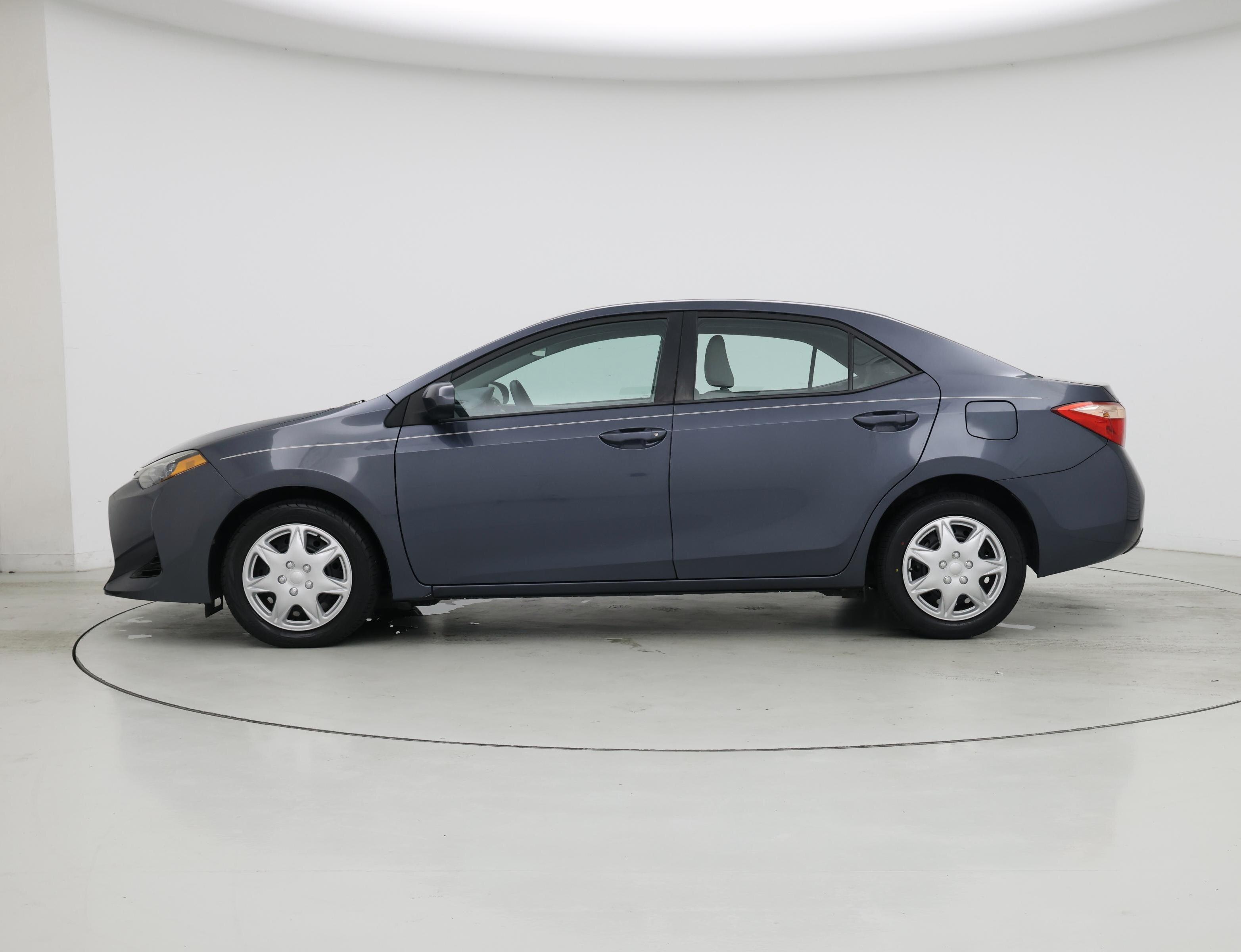 Thumbnail: 2018 Toyota Corolla - 3