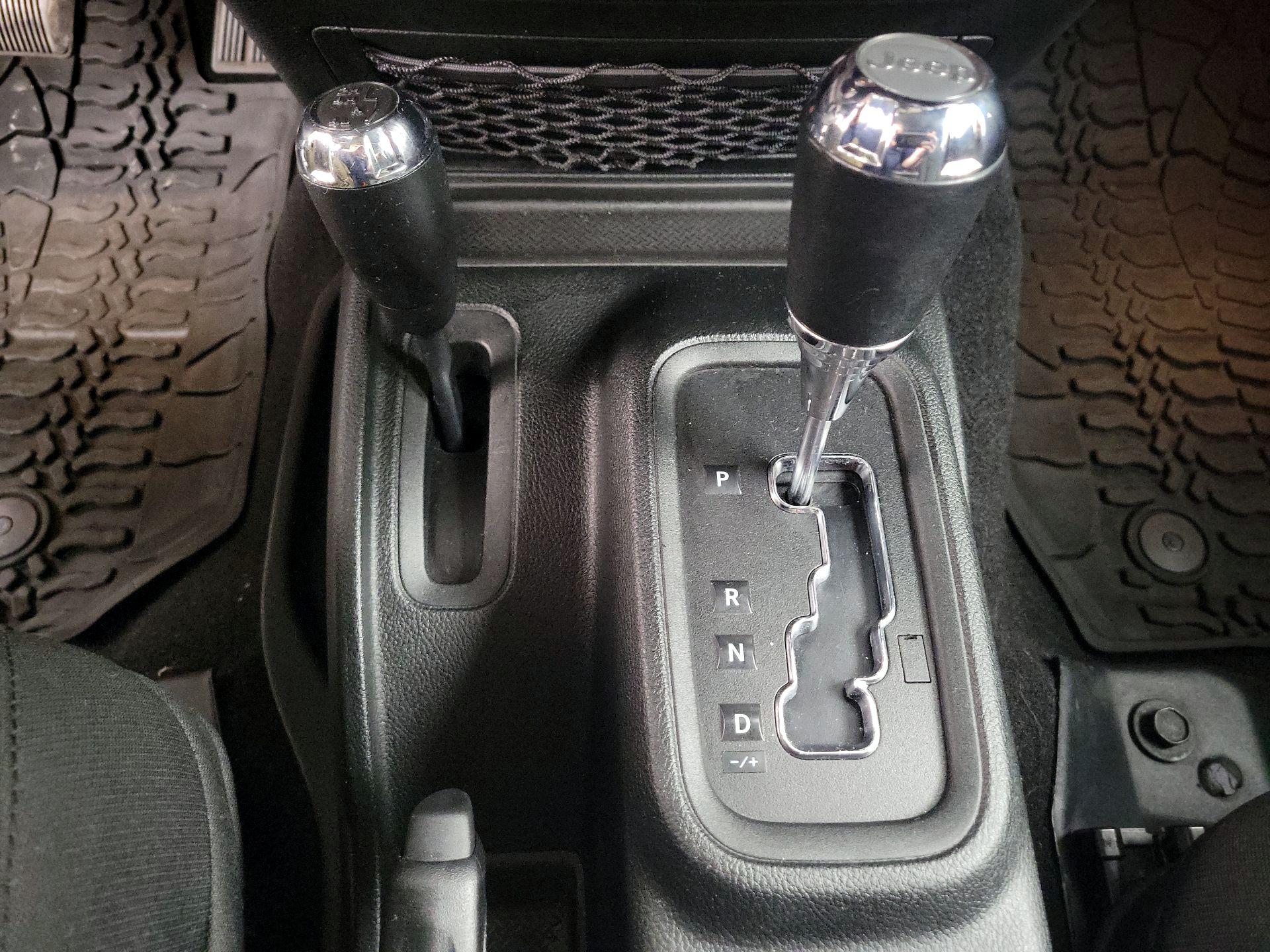 Thumbnail: 2018 Jeep Wrangler - 15