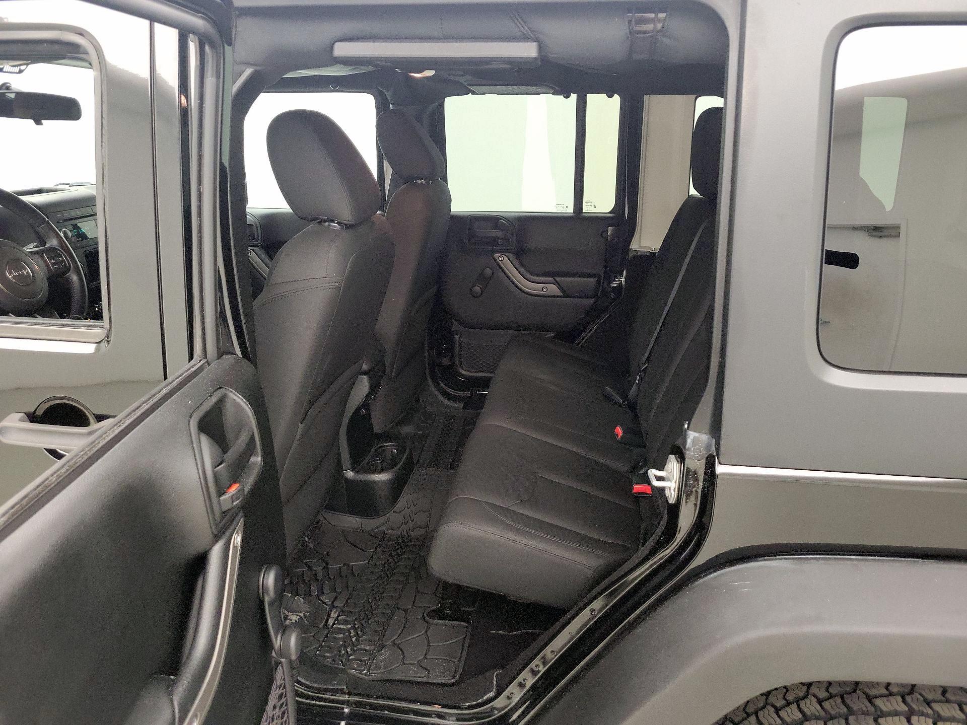 Thumbnail: 2018 Jeep Wrangler - 17