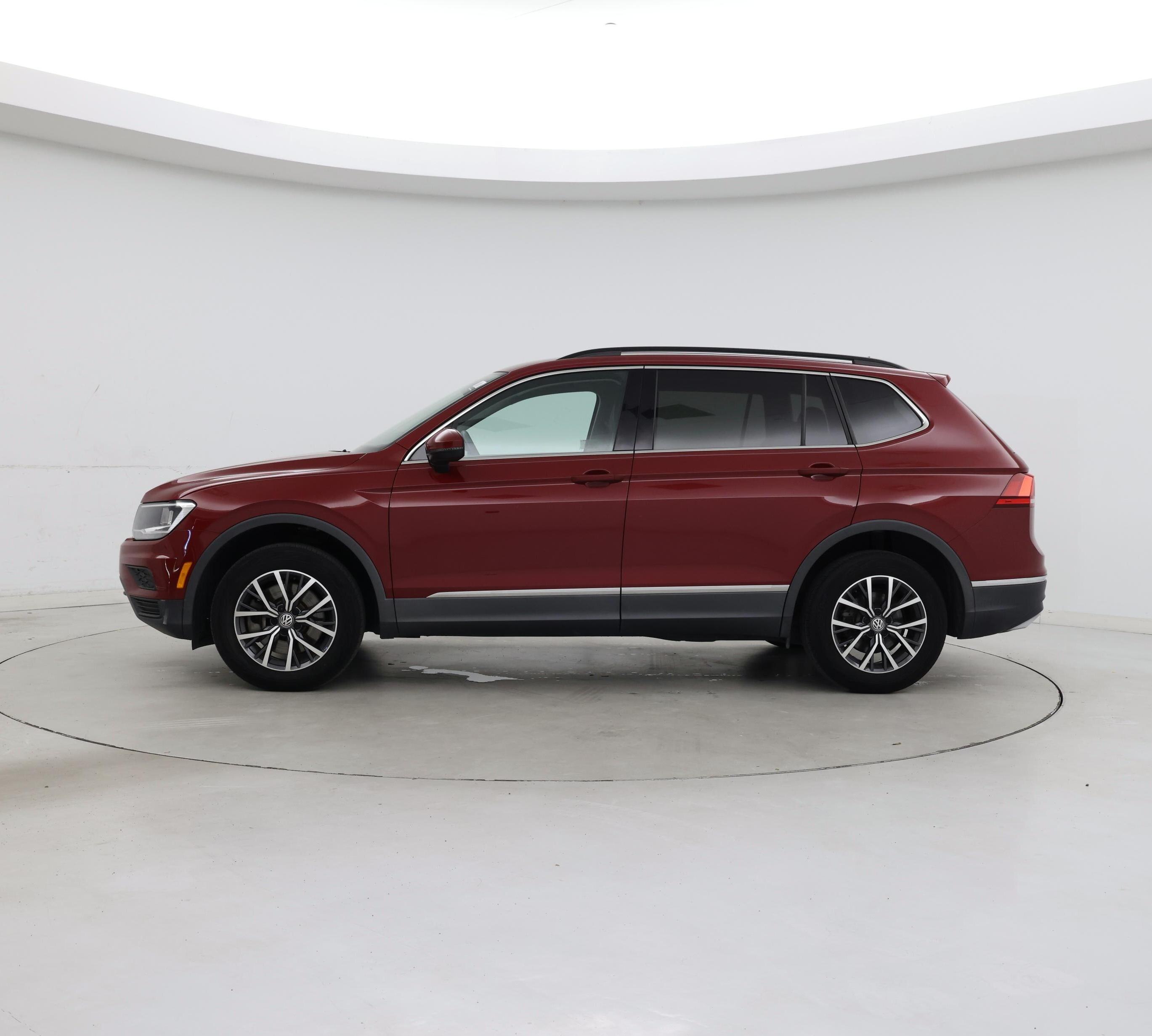 Thumbnail: 2020 Volkswagen Tiguan - 3