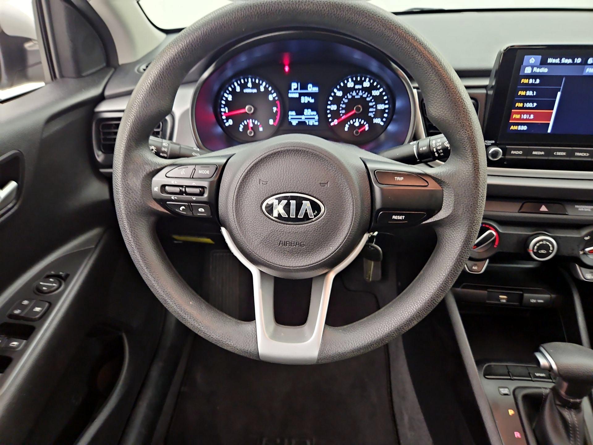 Thumbnail: 2021 Kia Rio - 14