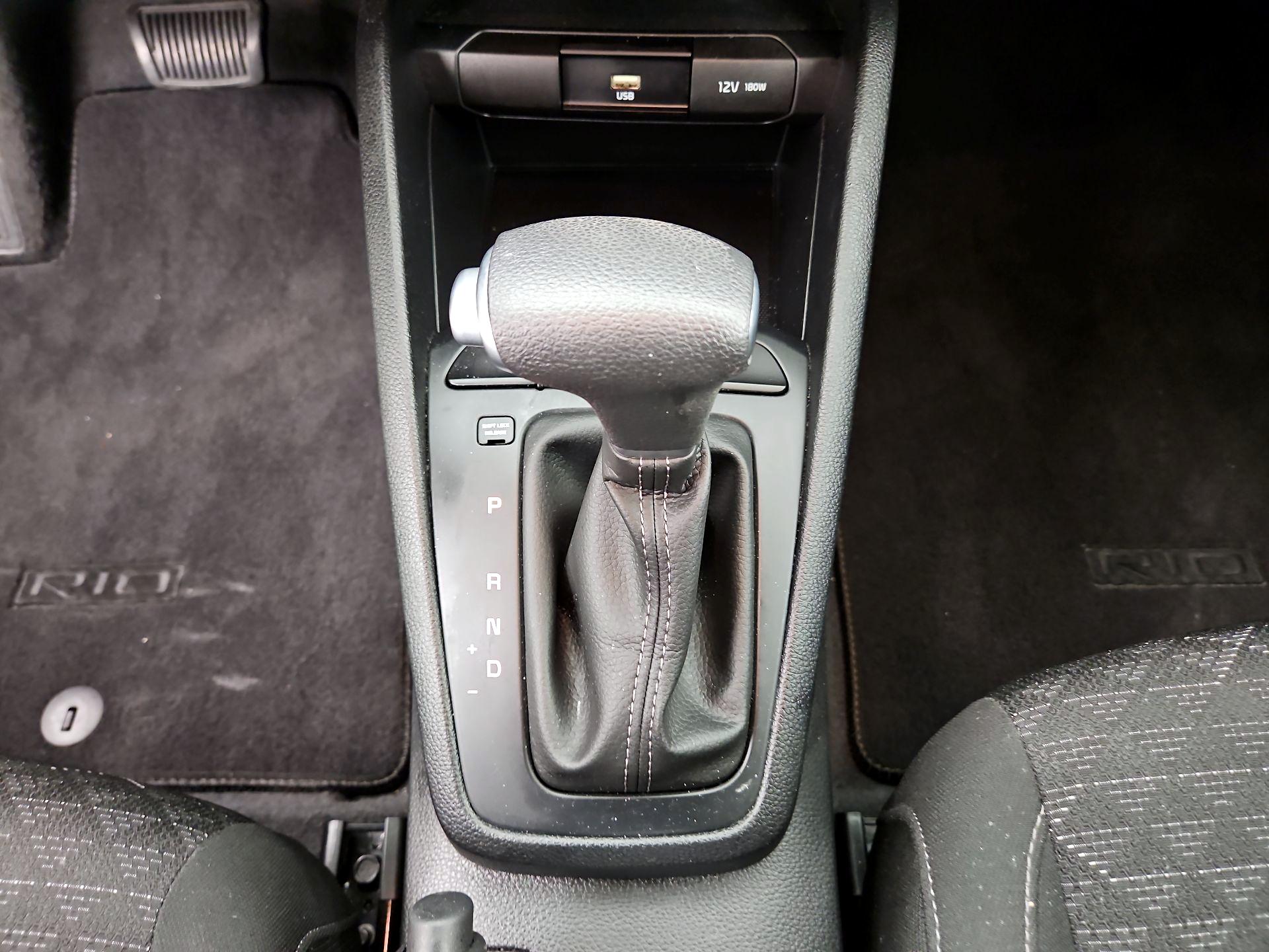 Thumbnail: 2021 Kia Rio - 17