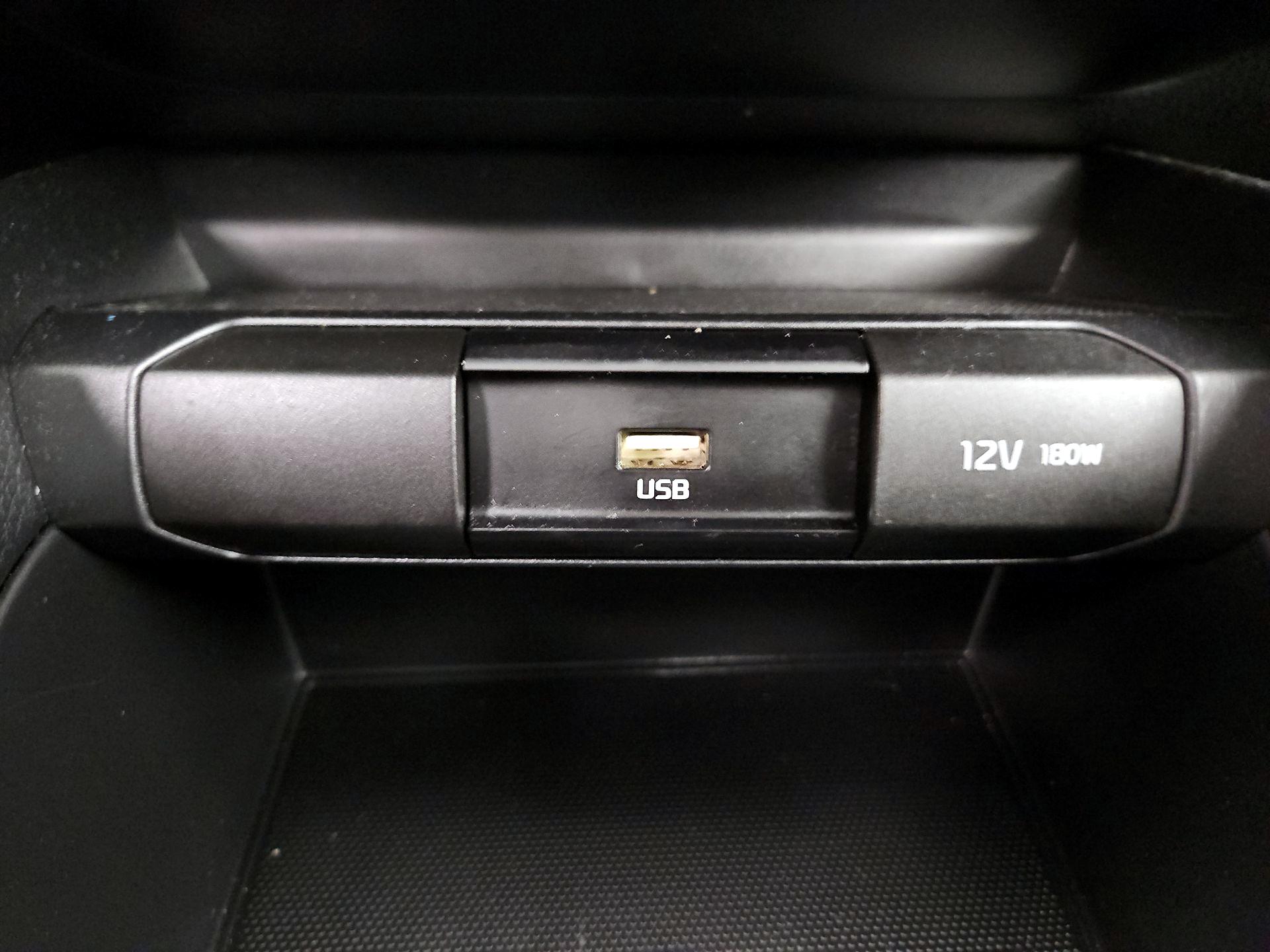 Thumbnail: 2021 Kia Rio - 18