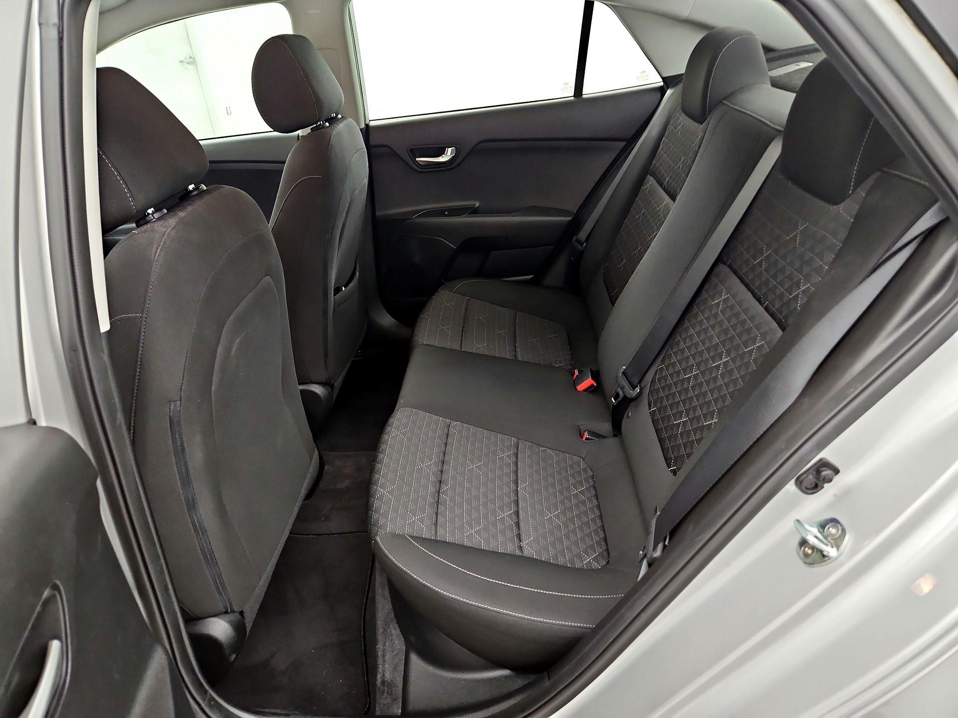 Thumbnail: 2021 Kia Rio - 19