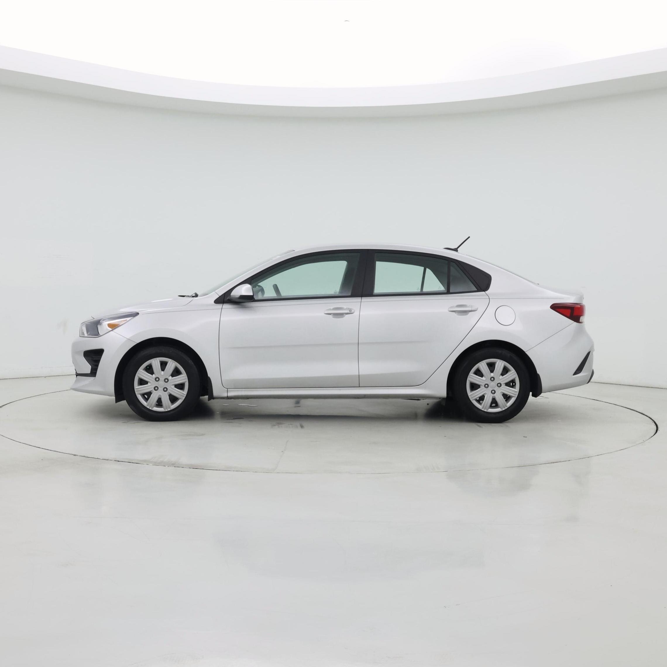 Thumbnail: 2021 Kia Rio - 3