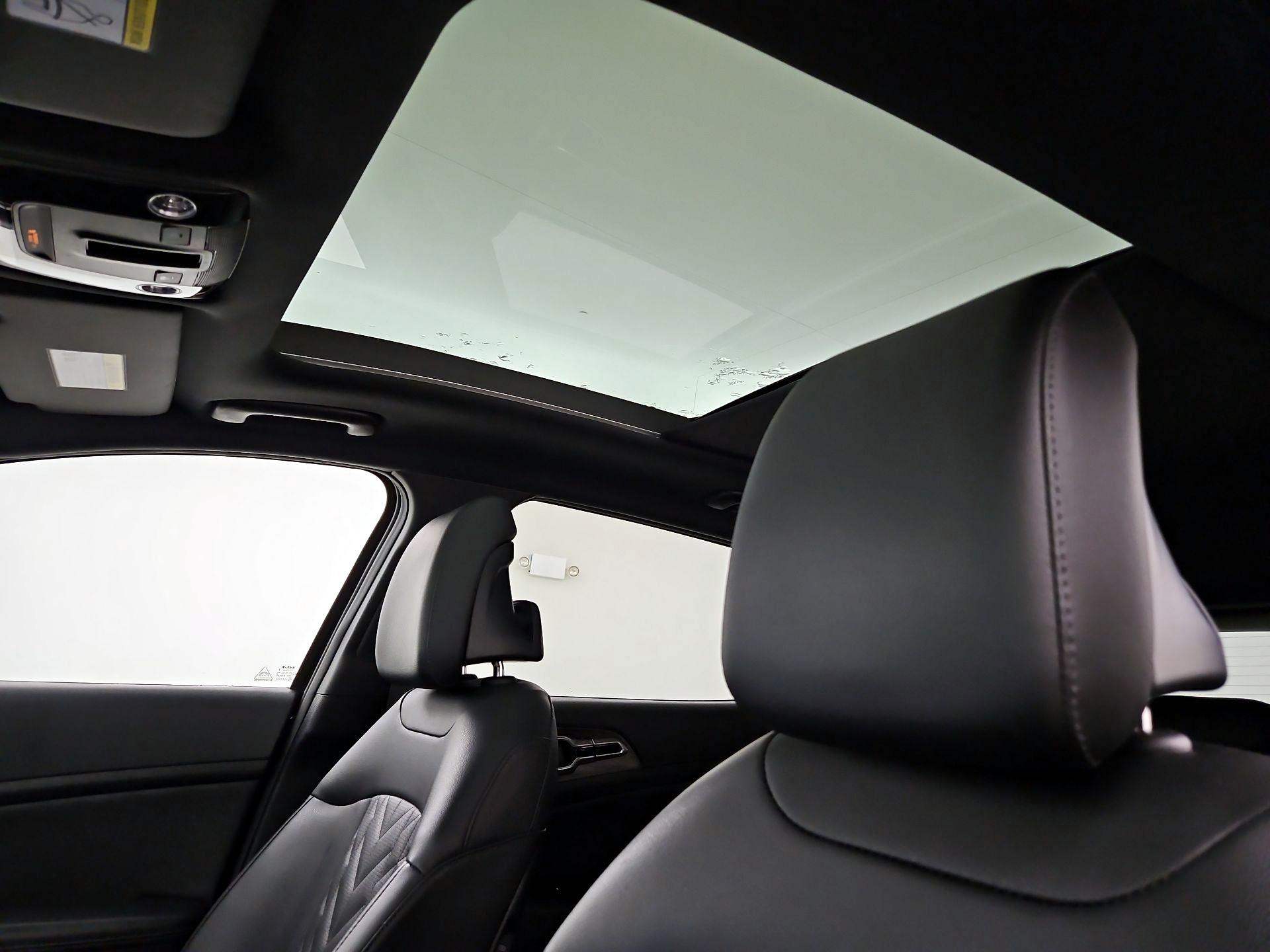 Thumbnail: 2023 Kia Sportage - 20