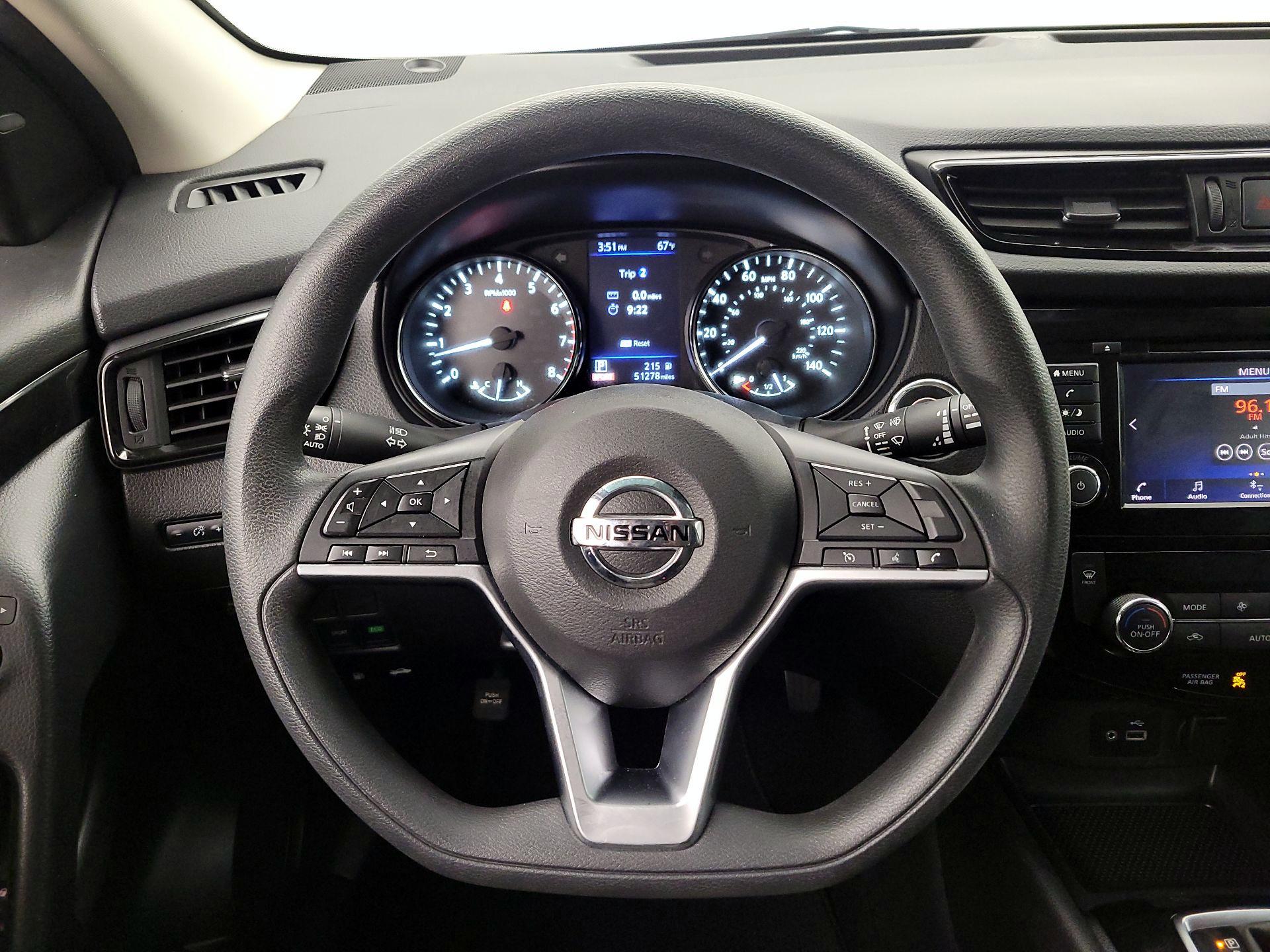 Thumbnail: 2020 Nissan Rogue Sport - 10