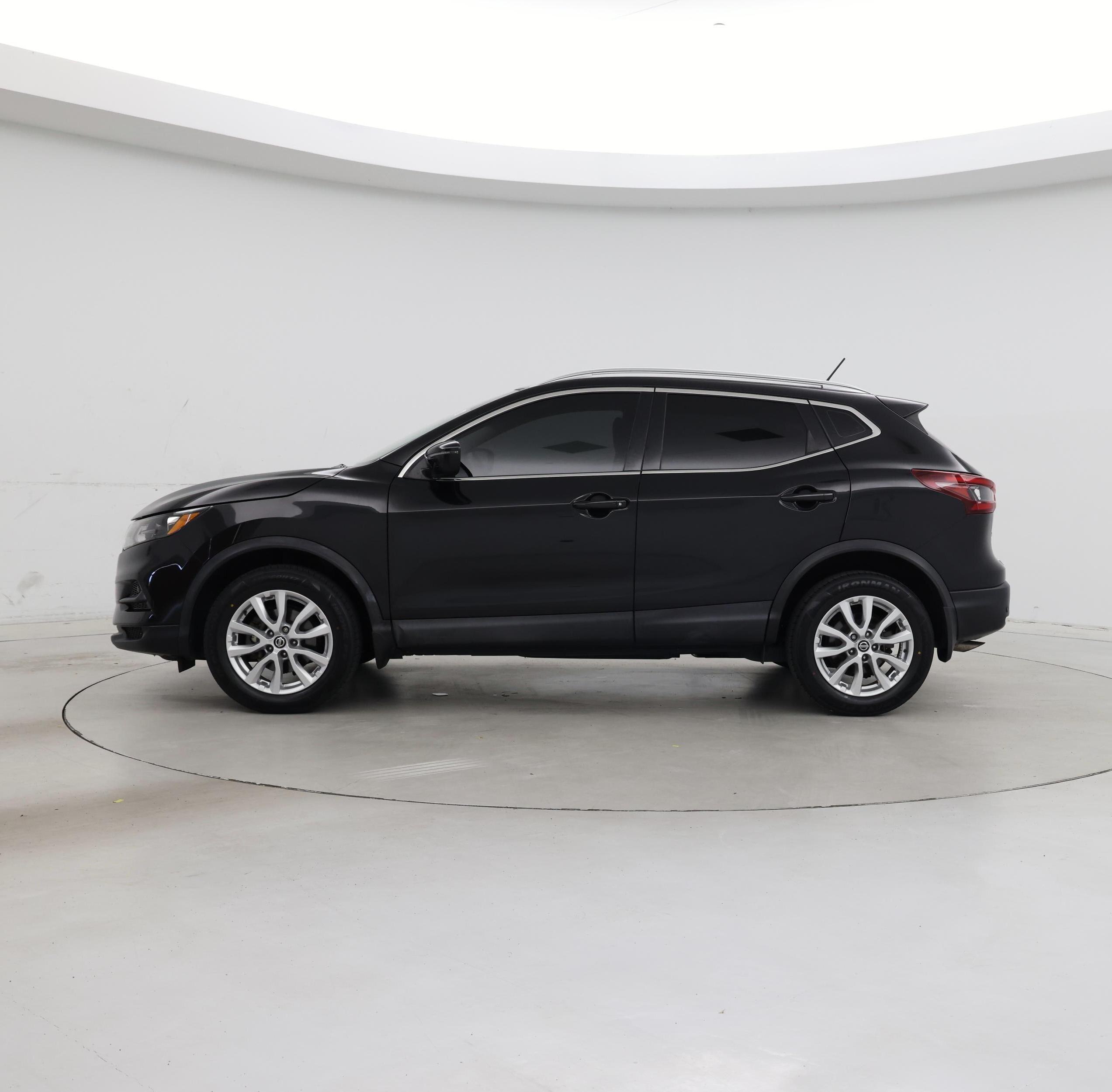 Thumbnail: 2020 Nissan Rogue Sport - 3