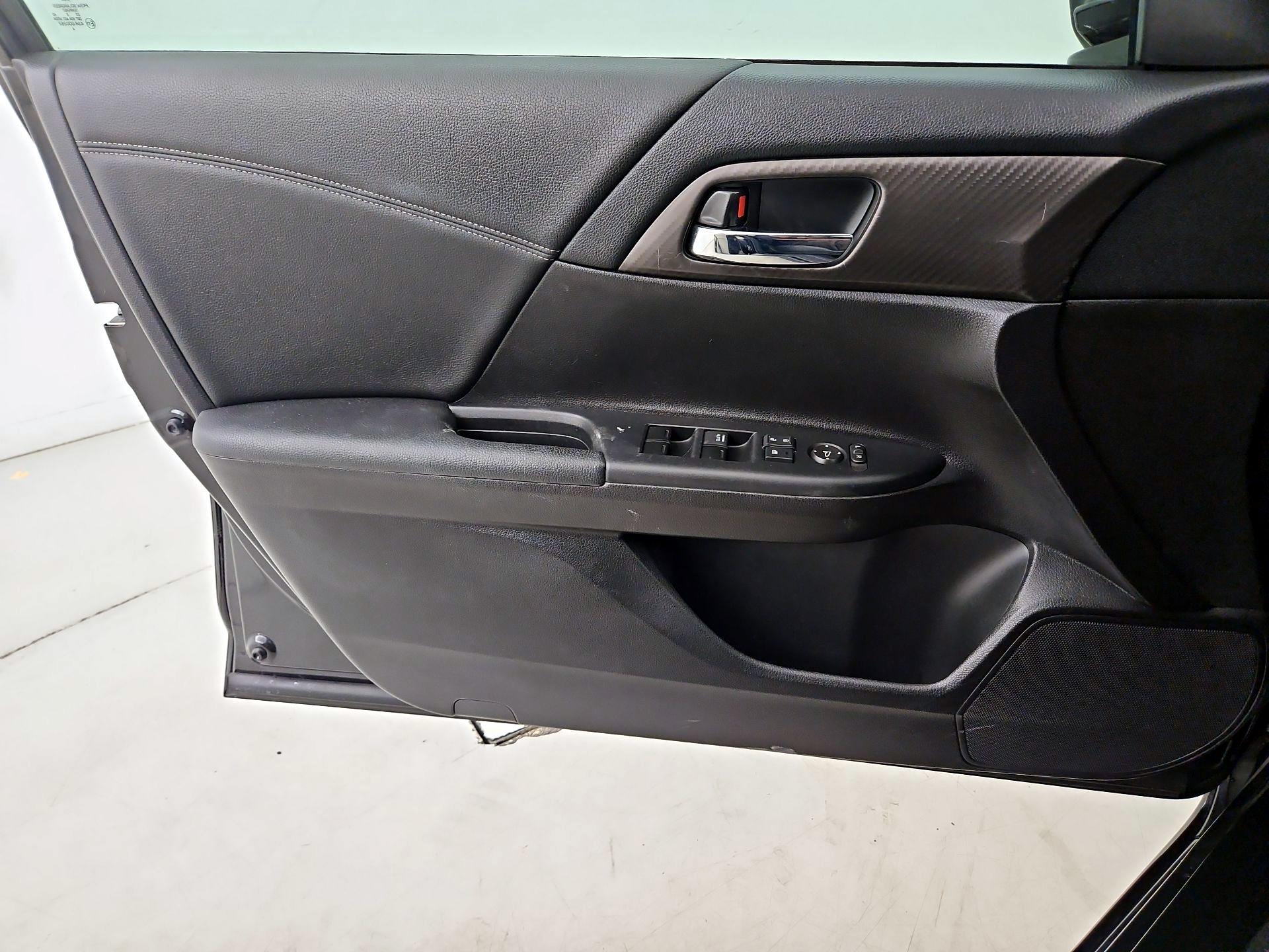 Thumbnail: 2016 Honda Accord - 12