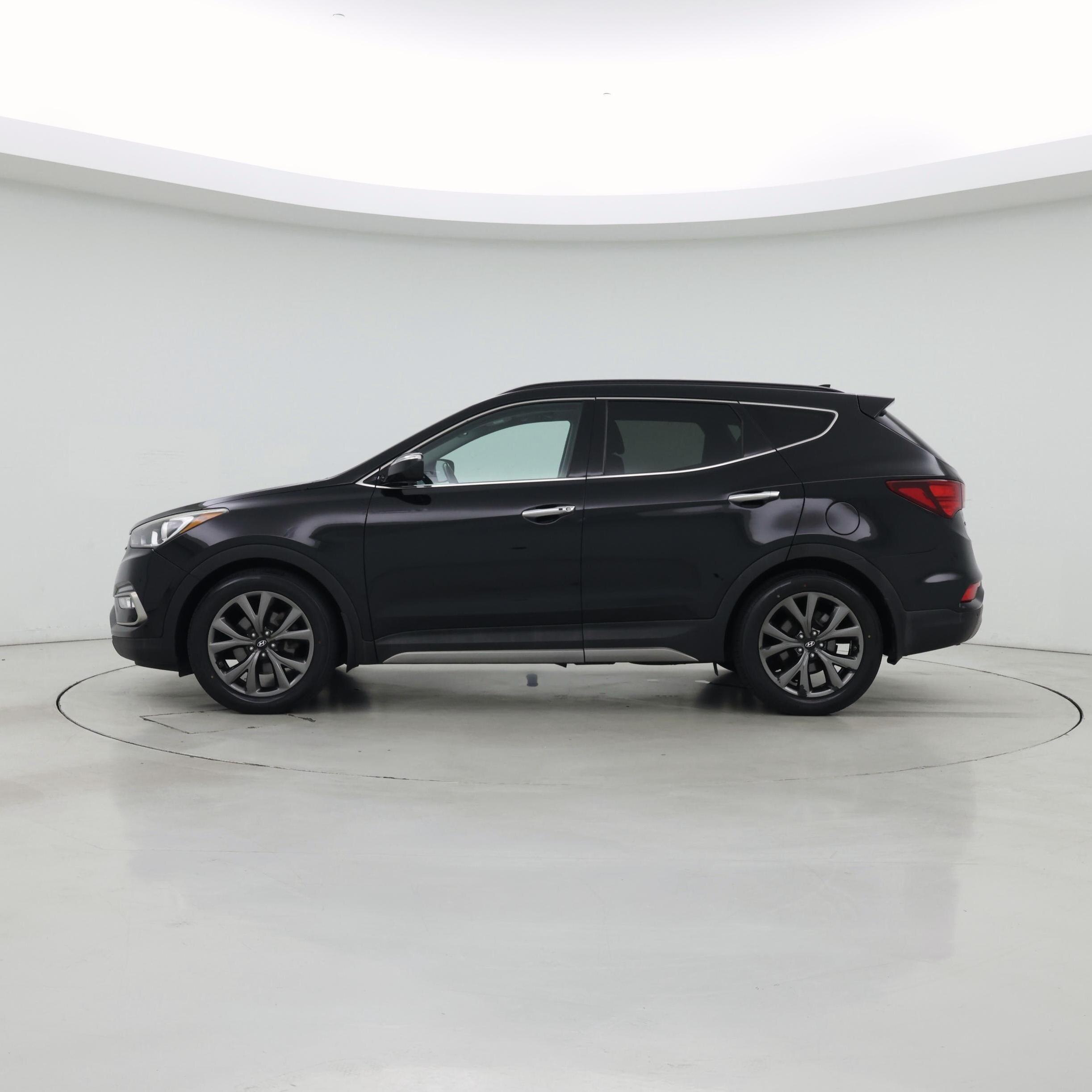 Thumbnail: 2018 Hyundai Santa Fe - 3