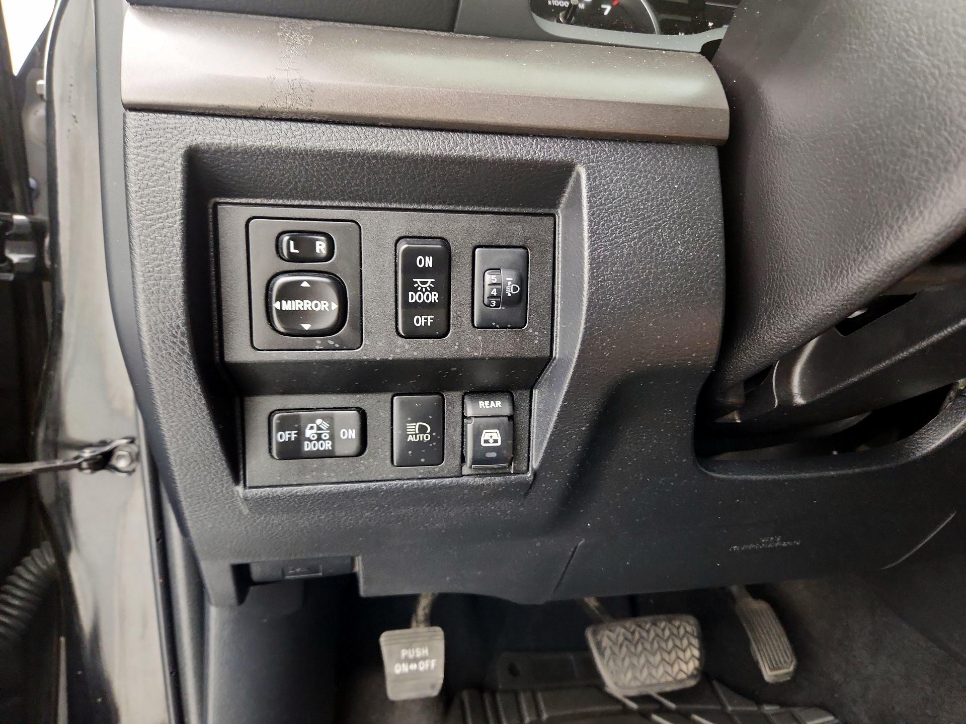 Thumbnail: 2018 Toyota Tundra - 13