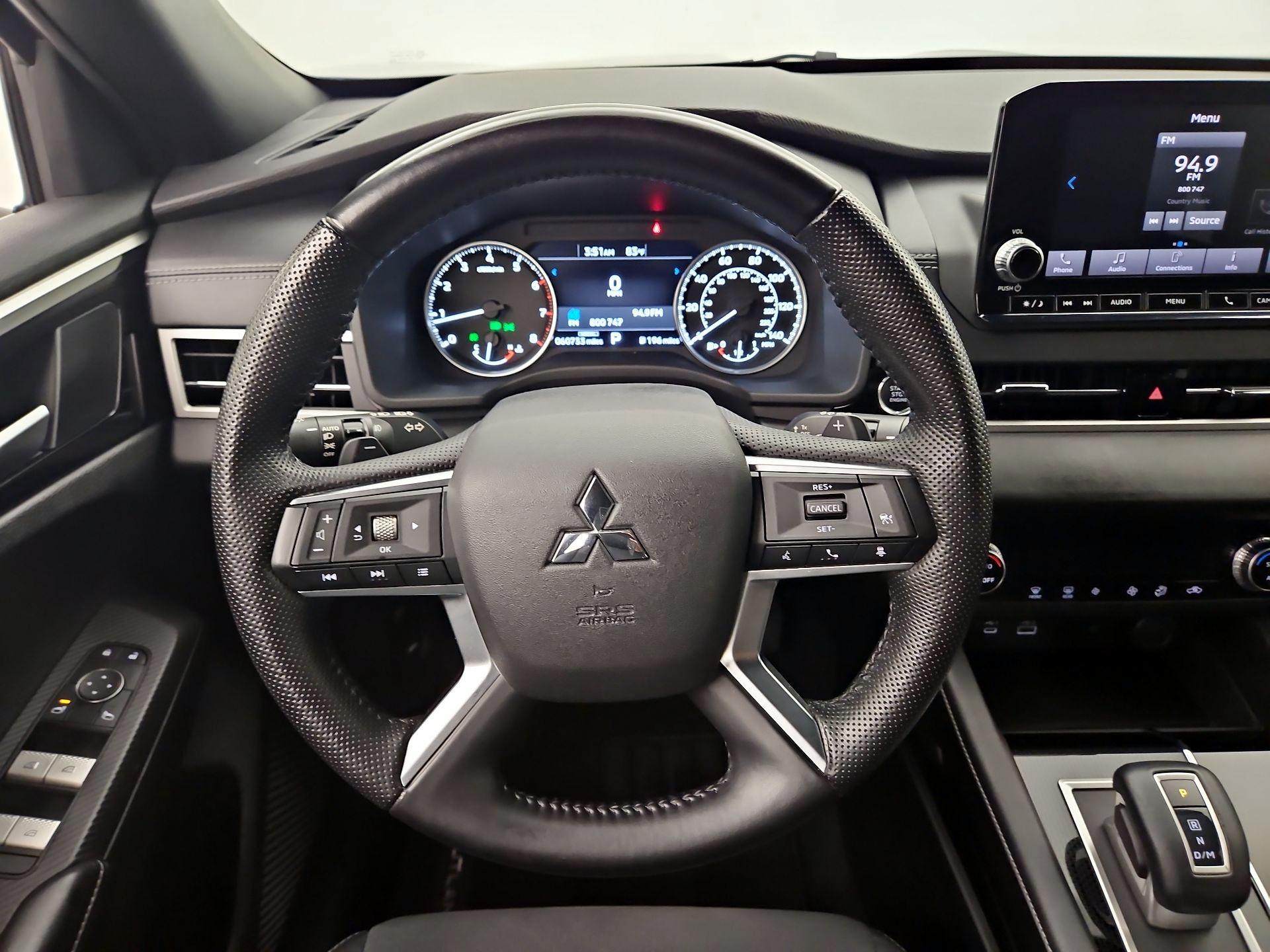 Thumbnail: 2022 Mitsubishi Outlander - 10