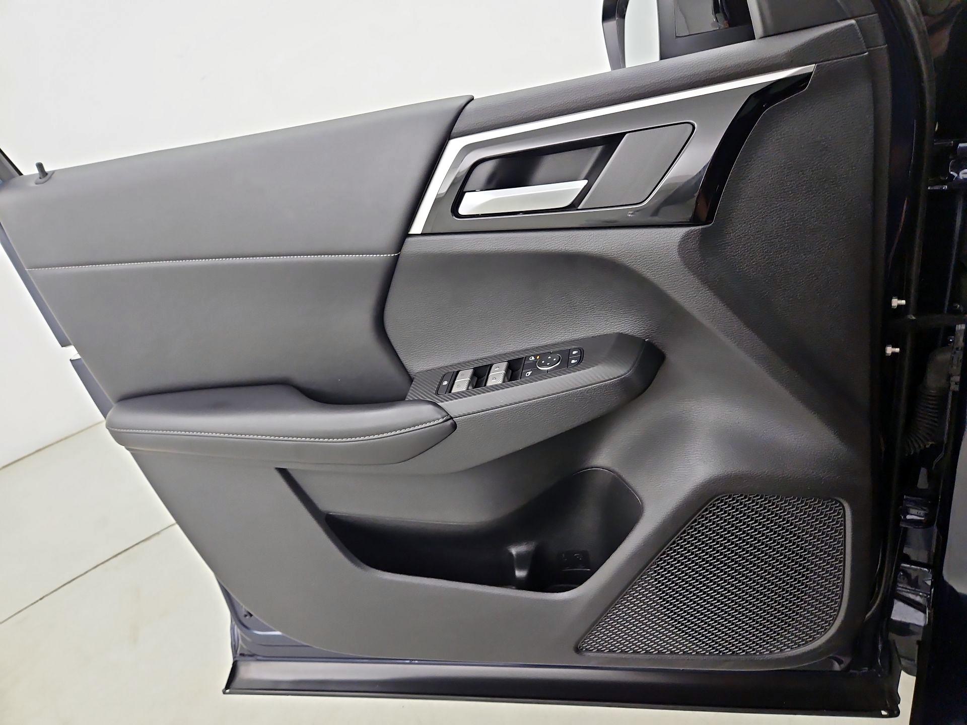 Thumbnail: 2022 Mitsubishi Outlander - 12