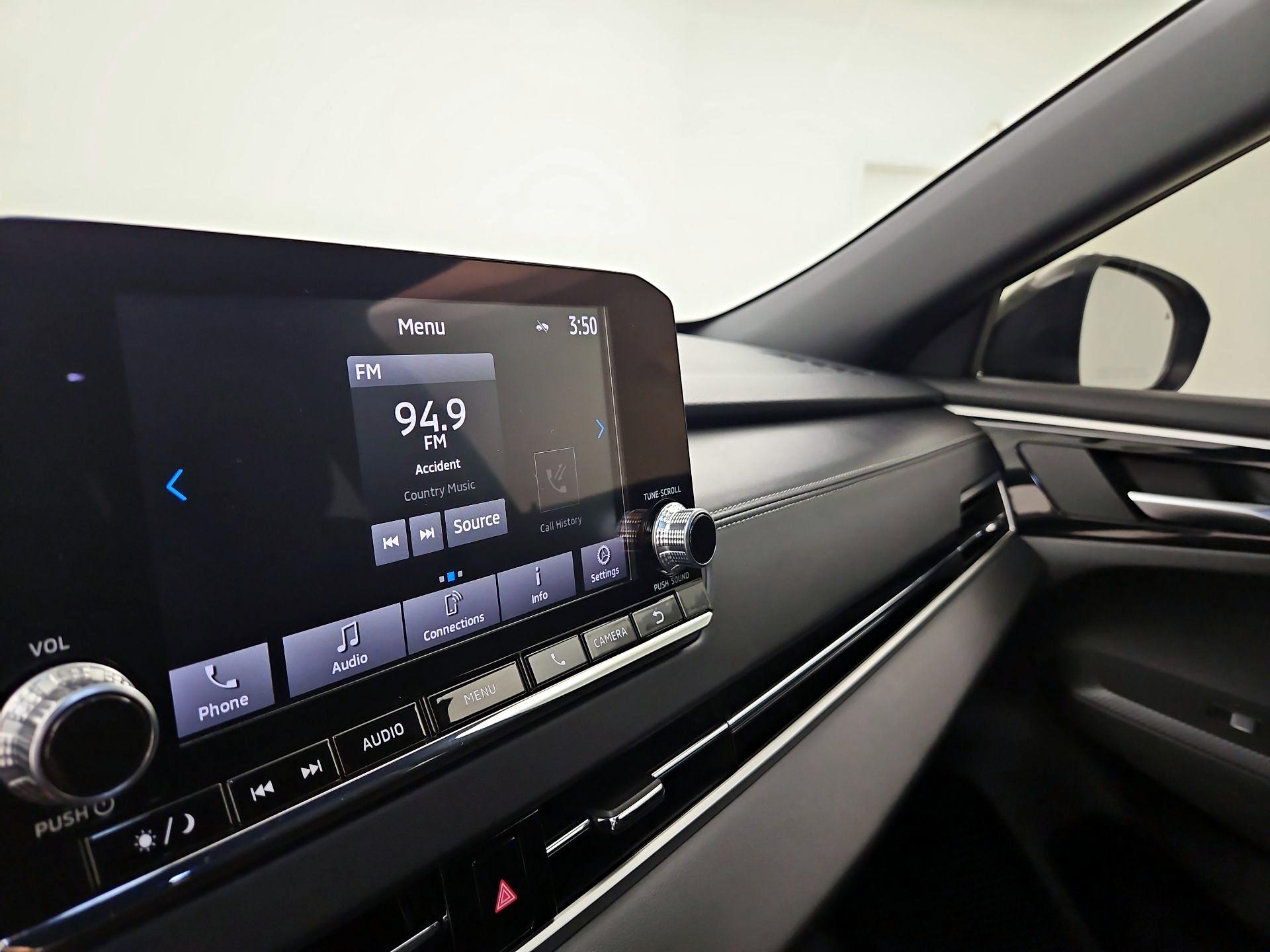 Thumbnail: 2022 Mitsubishi Outlander - 15