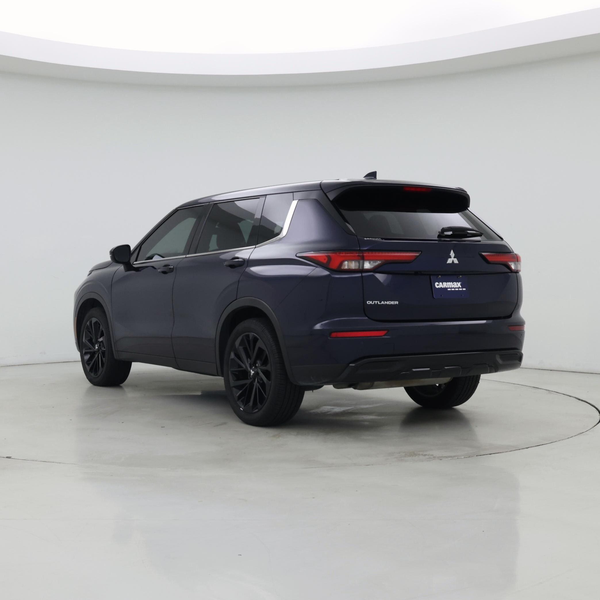 Thumbnail: 2022 Mitsubishi Outlander - 2