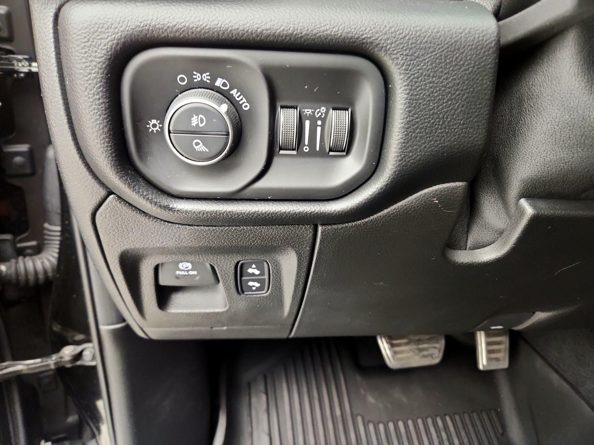 Thumbnail: 2019 RAM 1500 - 13