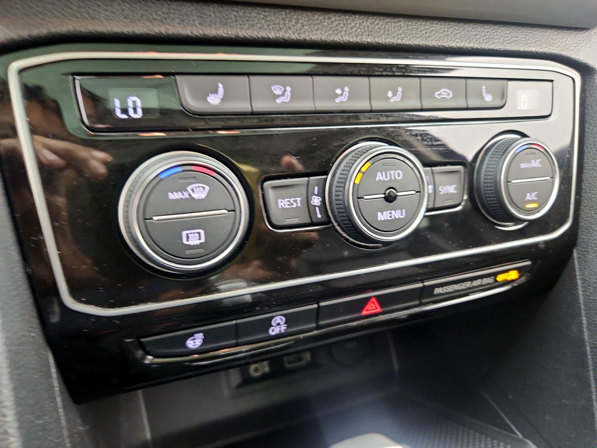 Thumbnail: 2019 Volkswagen Atlas - 16