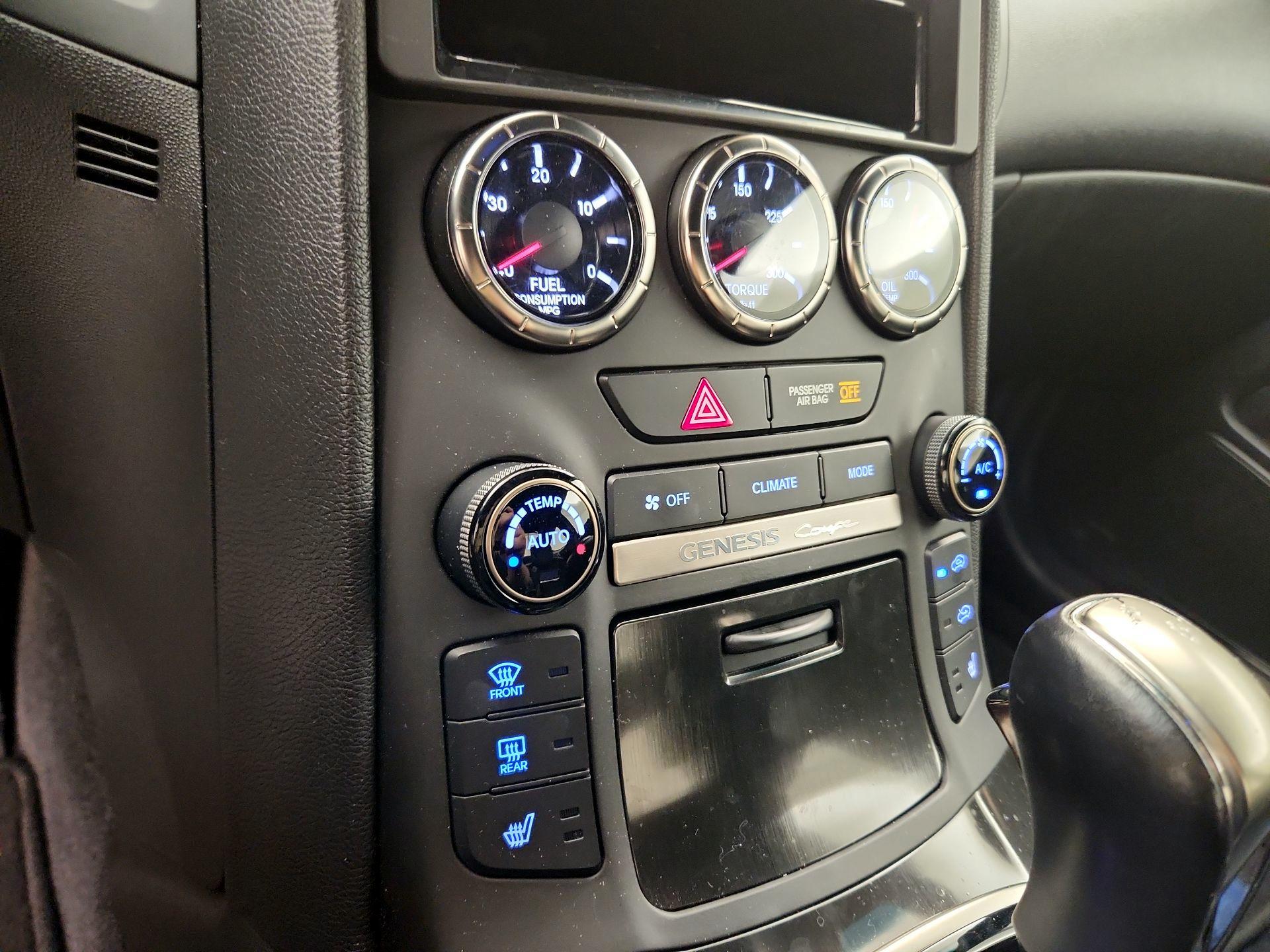 Thumbnail: 2015 Hyundai Genesis - 16