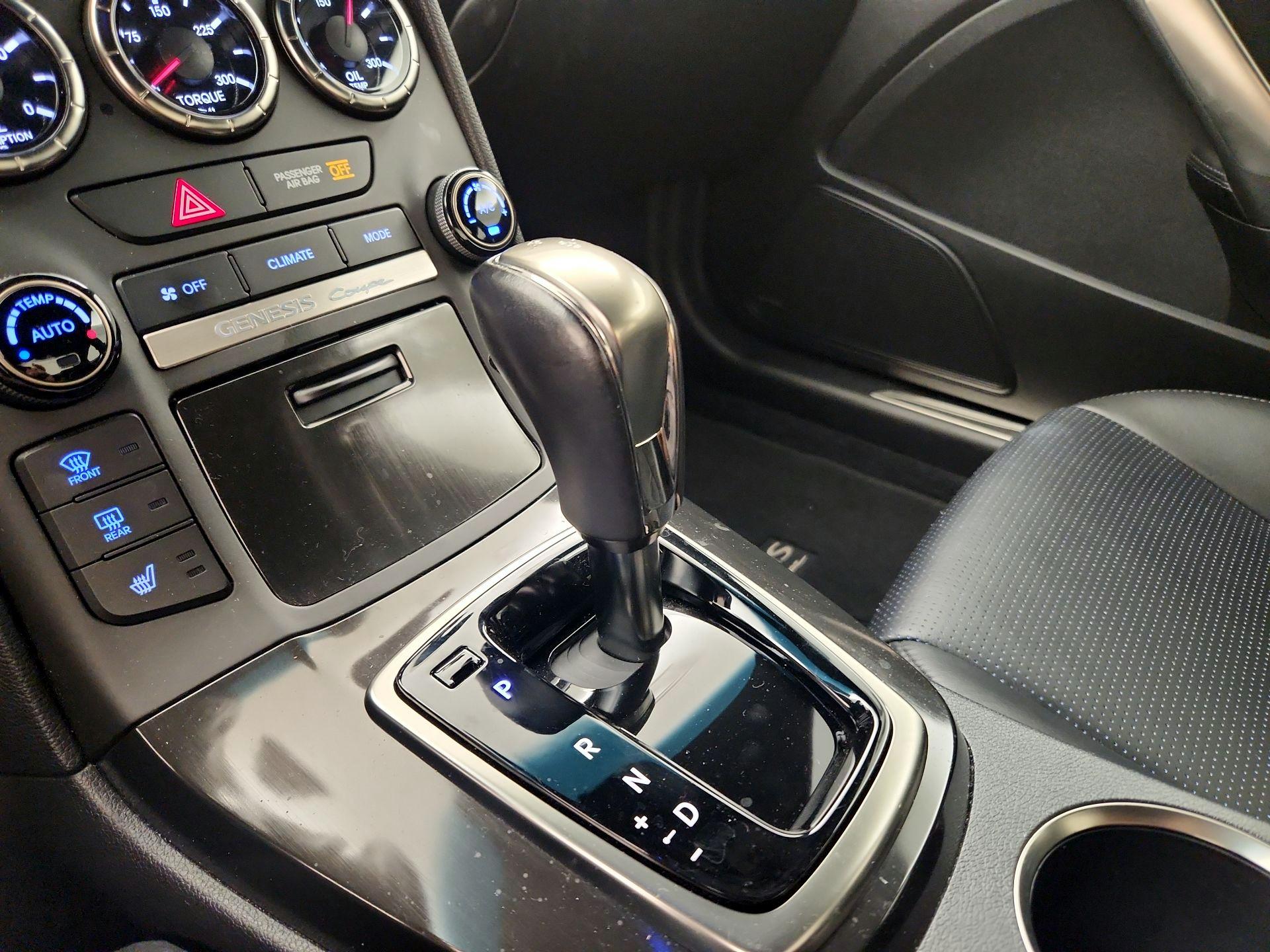 Thumbnail: 2015 Hyundai Genesis - 17