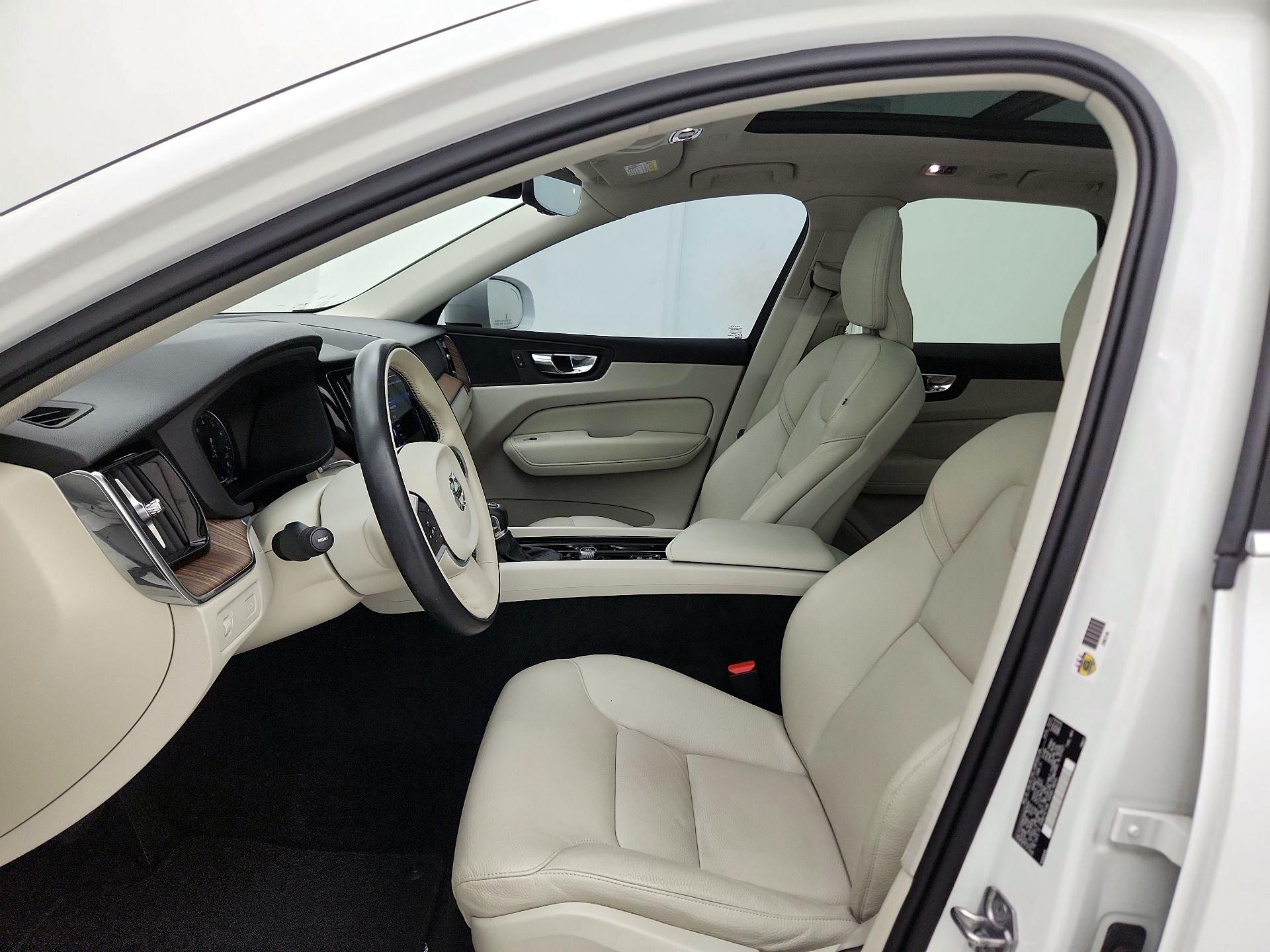 Thumbnail: 2021 Volvo XC60 - 11