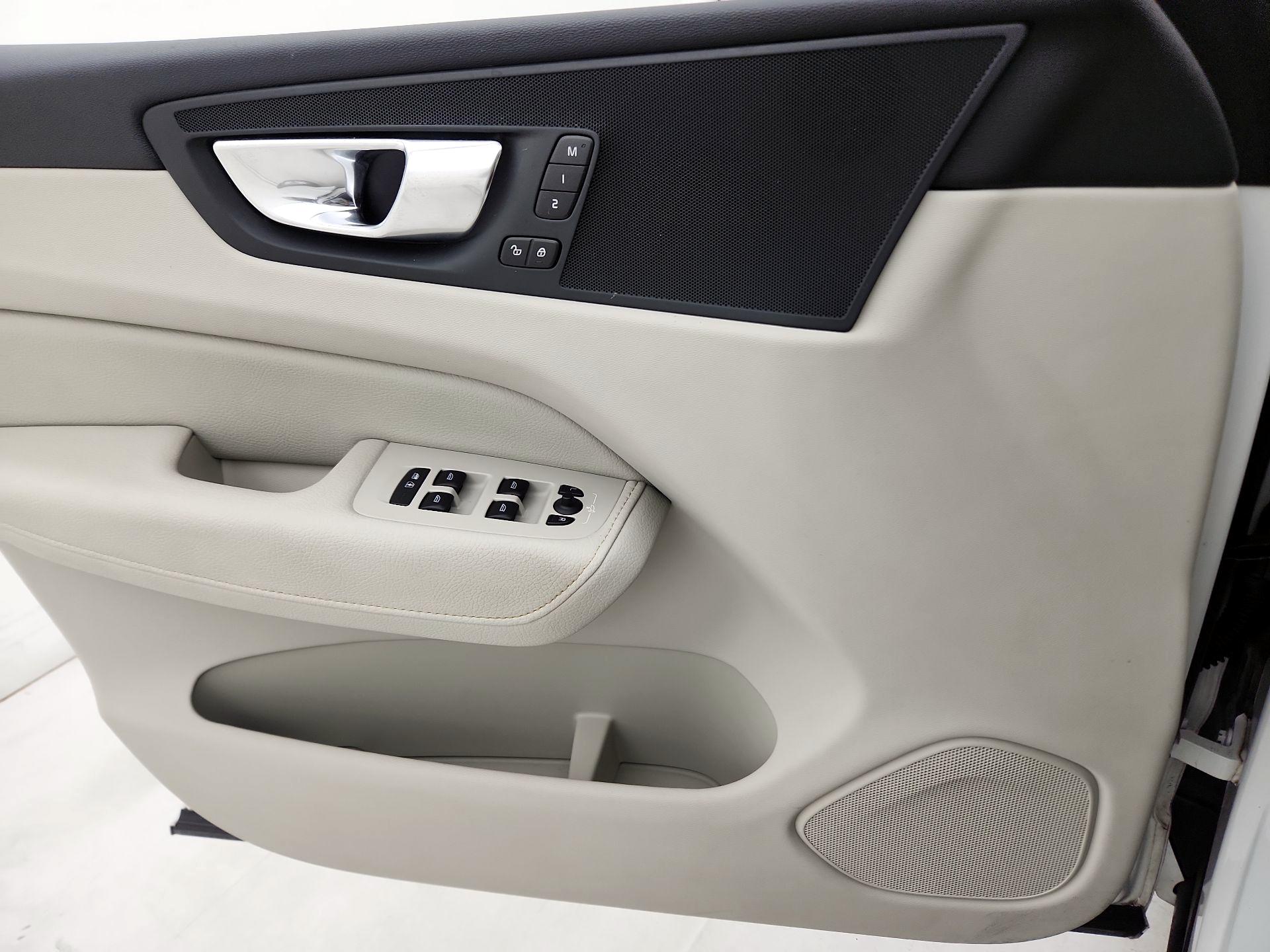 Thumbnail: 2021 Volvo XC60 - 12