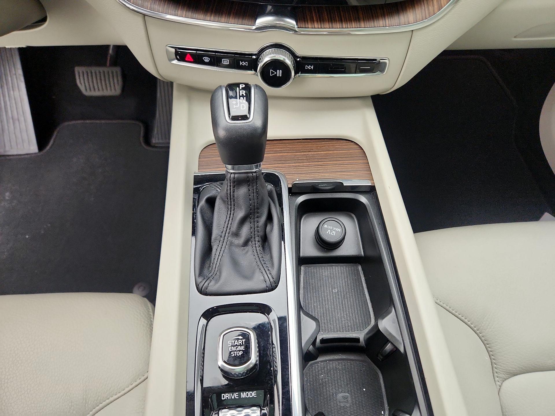 Thumbnail: 2021 Volvo XC60 - 17