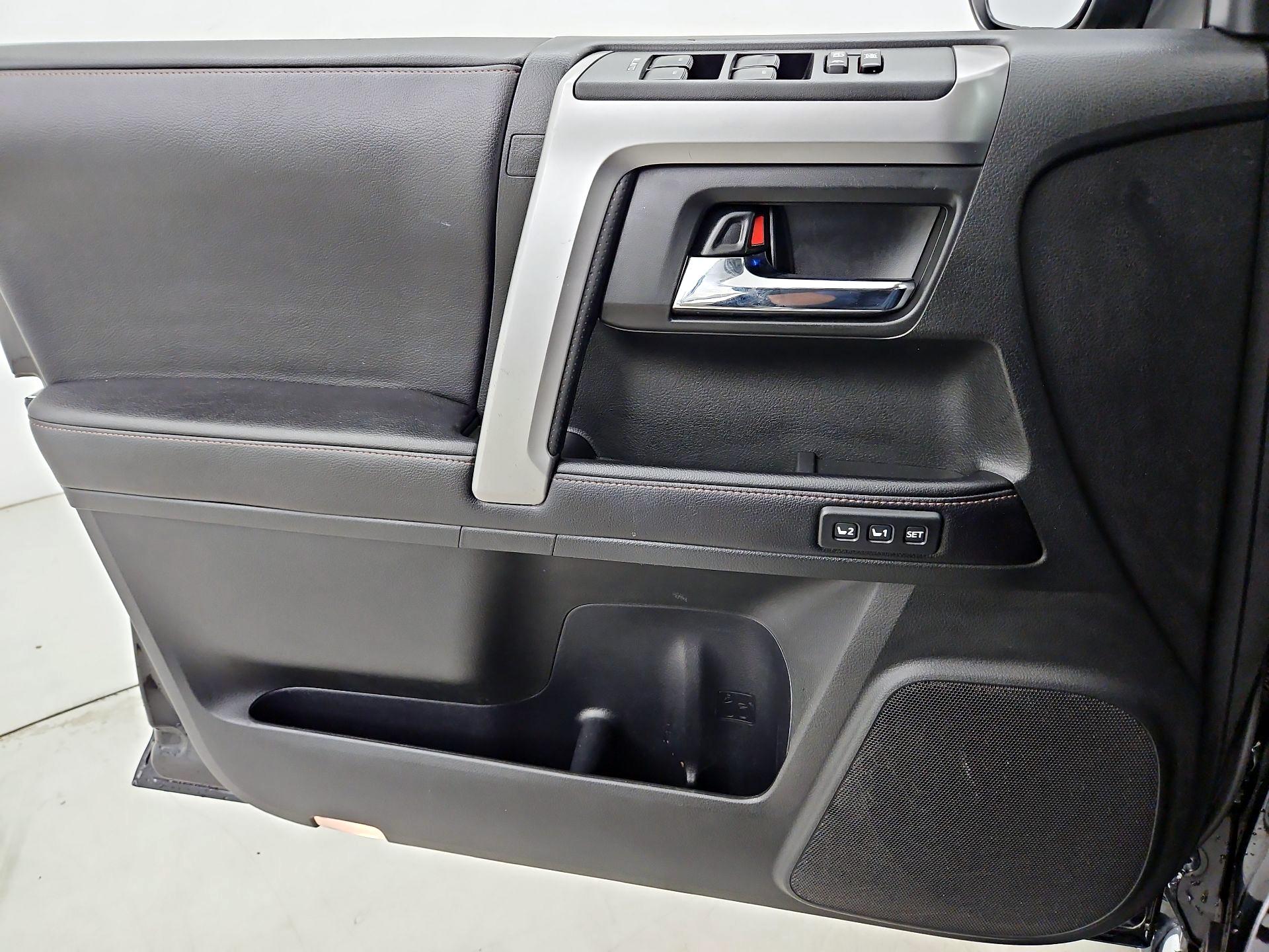 Thumbnail: 2017 Toyota 4Runner - 12