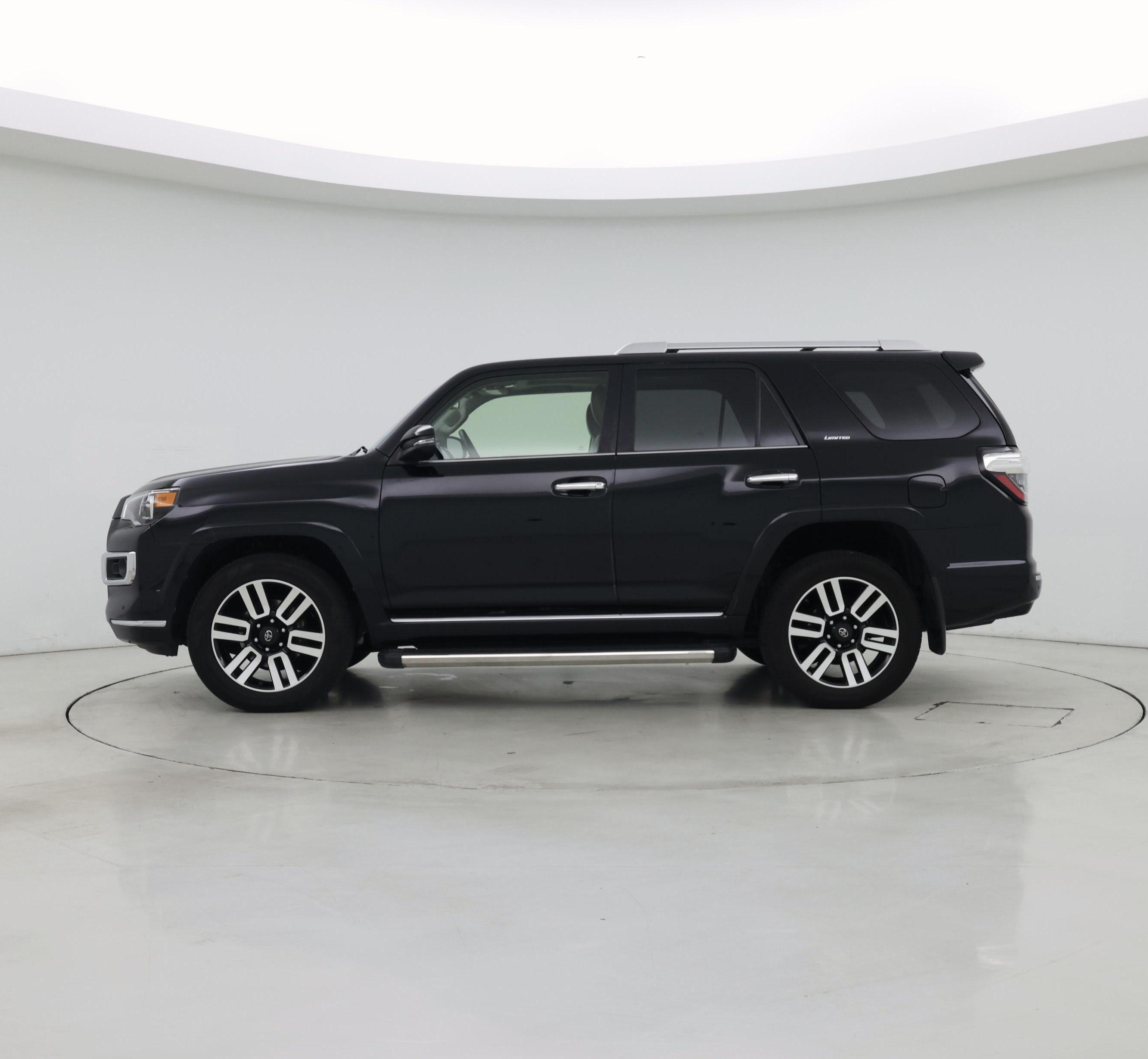 Thumbnail: 2017 Toyota 4Runner - 3