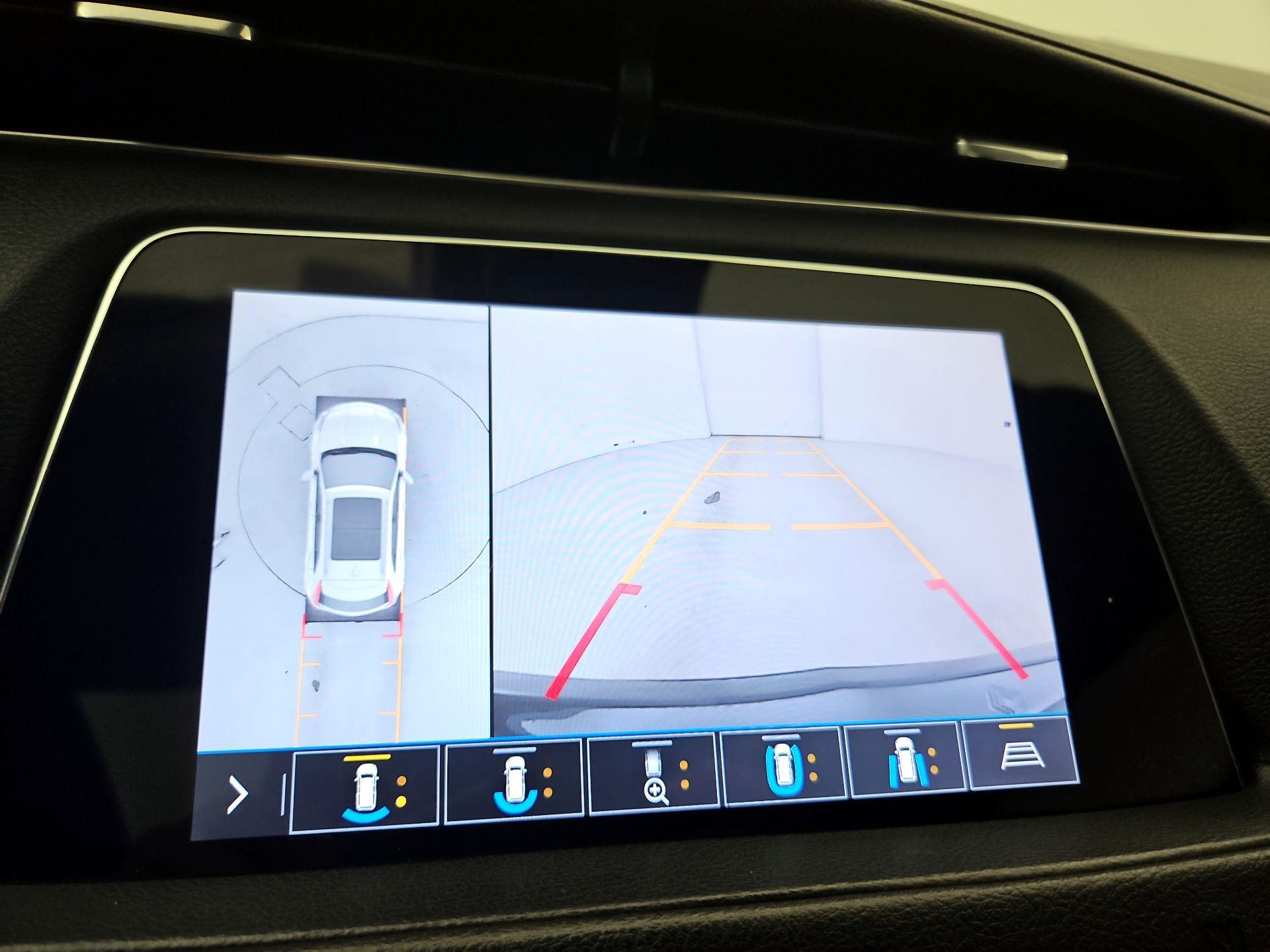 Thumbnail: 2019 Cadillac XT4 - 15