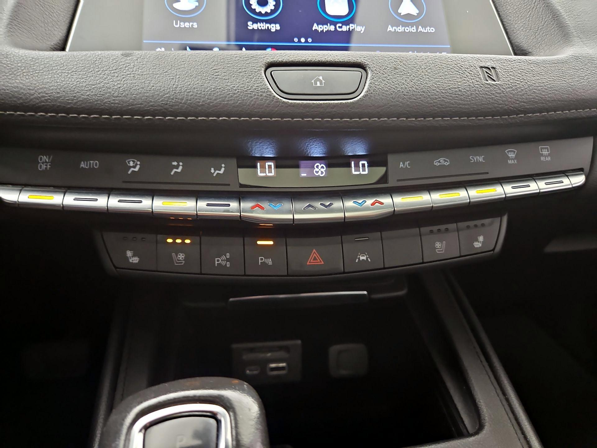 Thumbnail: 2019 Cadillac XT4 - 17