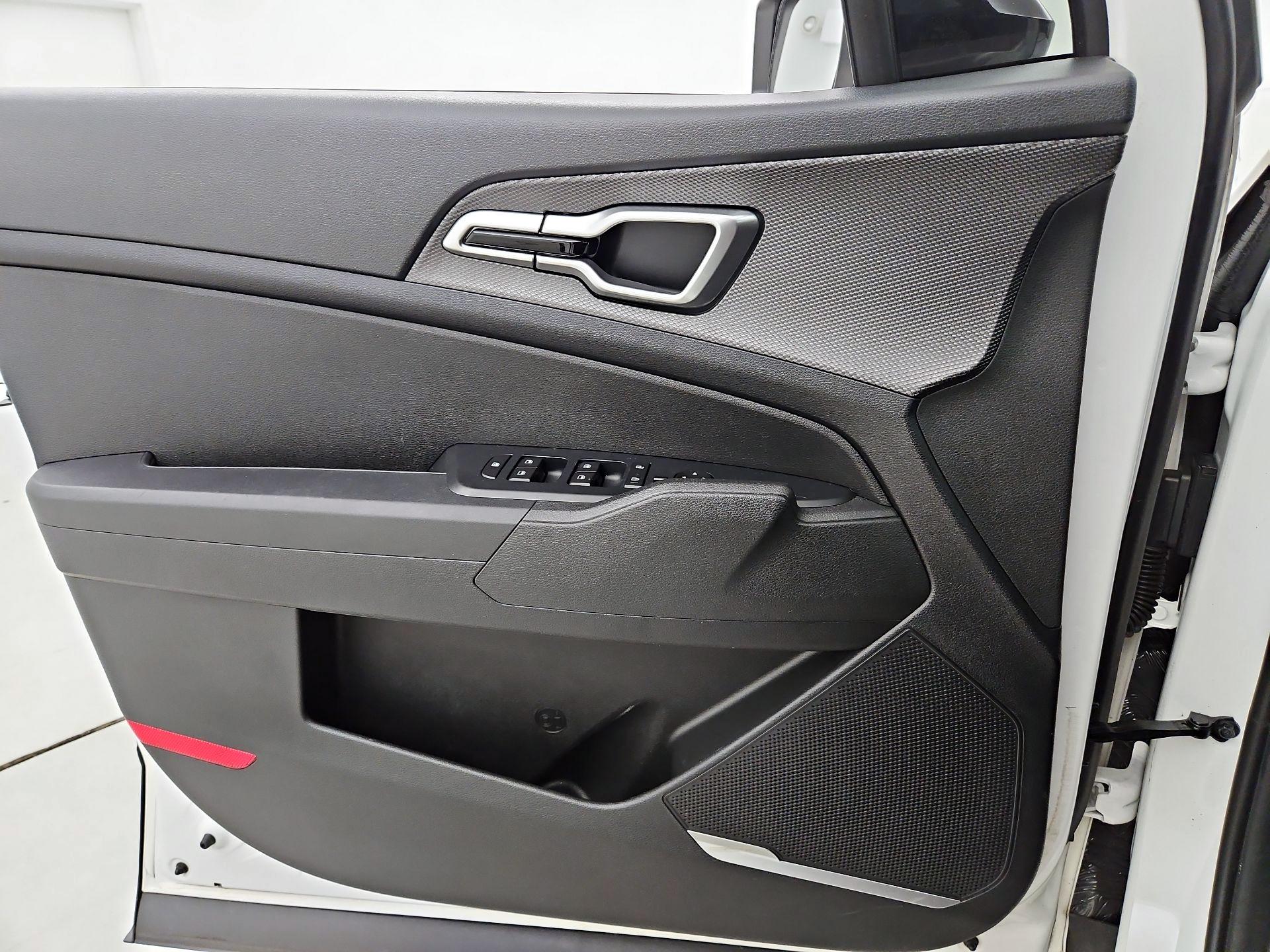 Thumbnail: 2023 Kia Sportage - 18