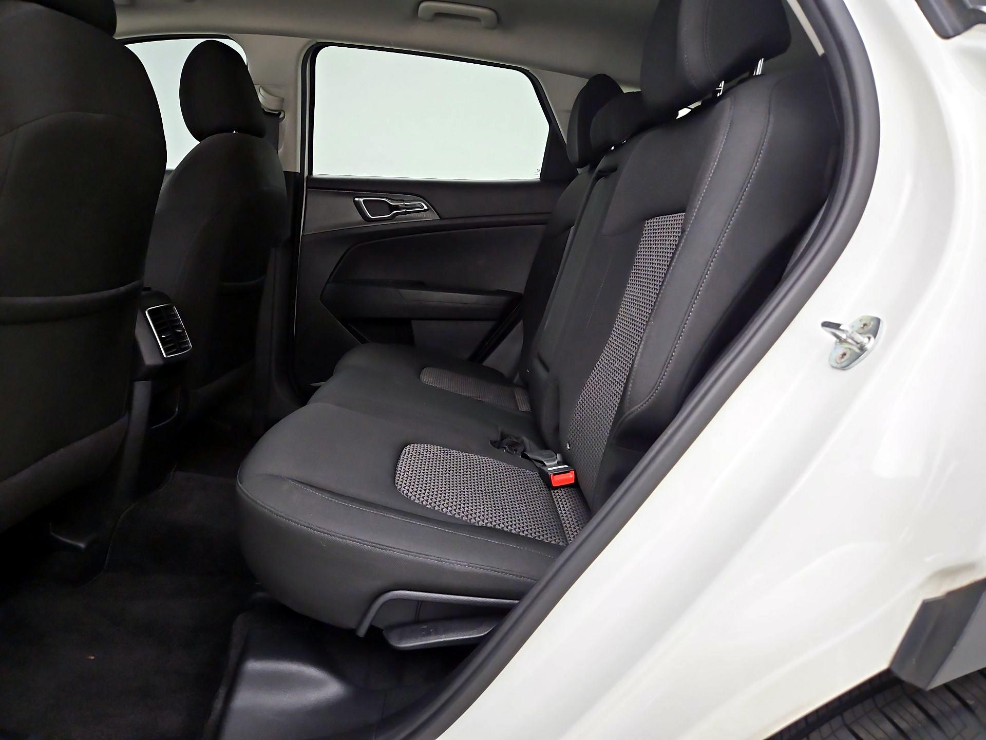 Thumbnail: 2023 Kia Sportage - 19