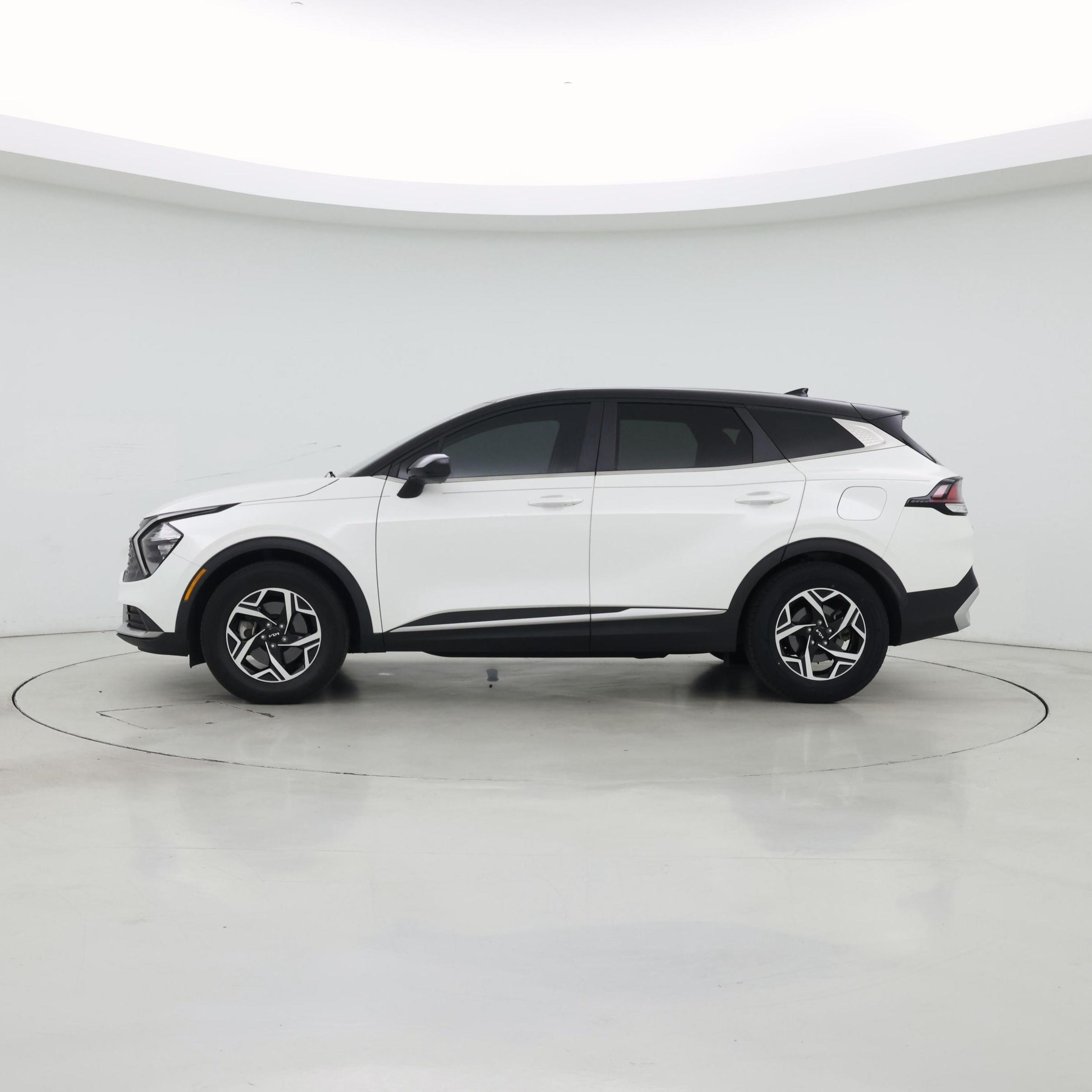 Thumbnail: 2023 Kia Sportage - 3