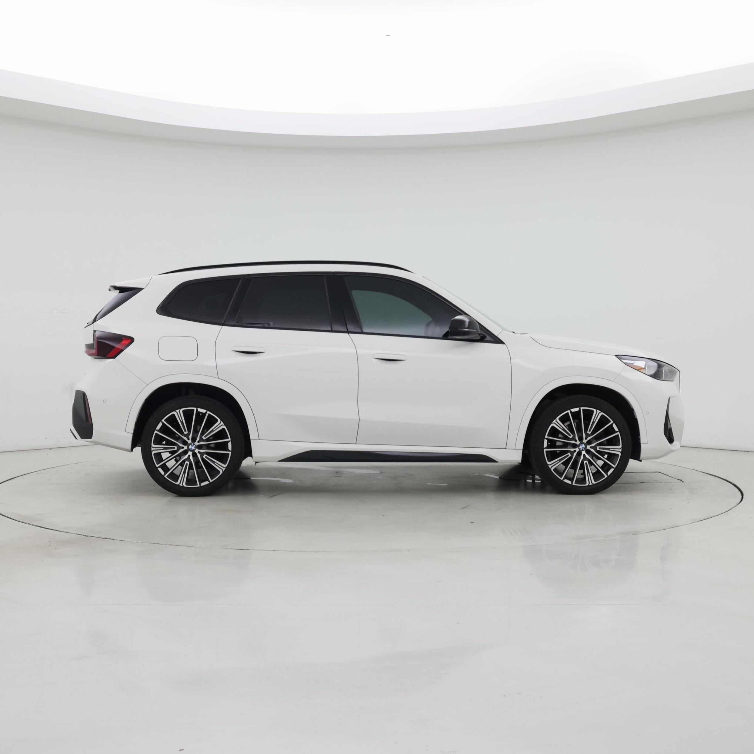 Thumbnail: 2023 BMW X1 - 7