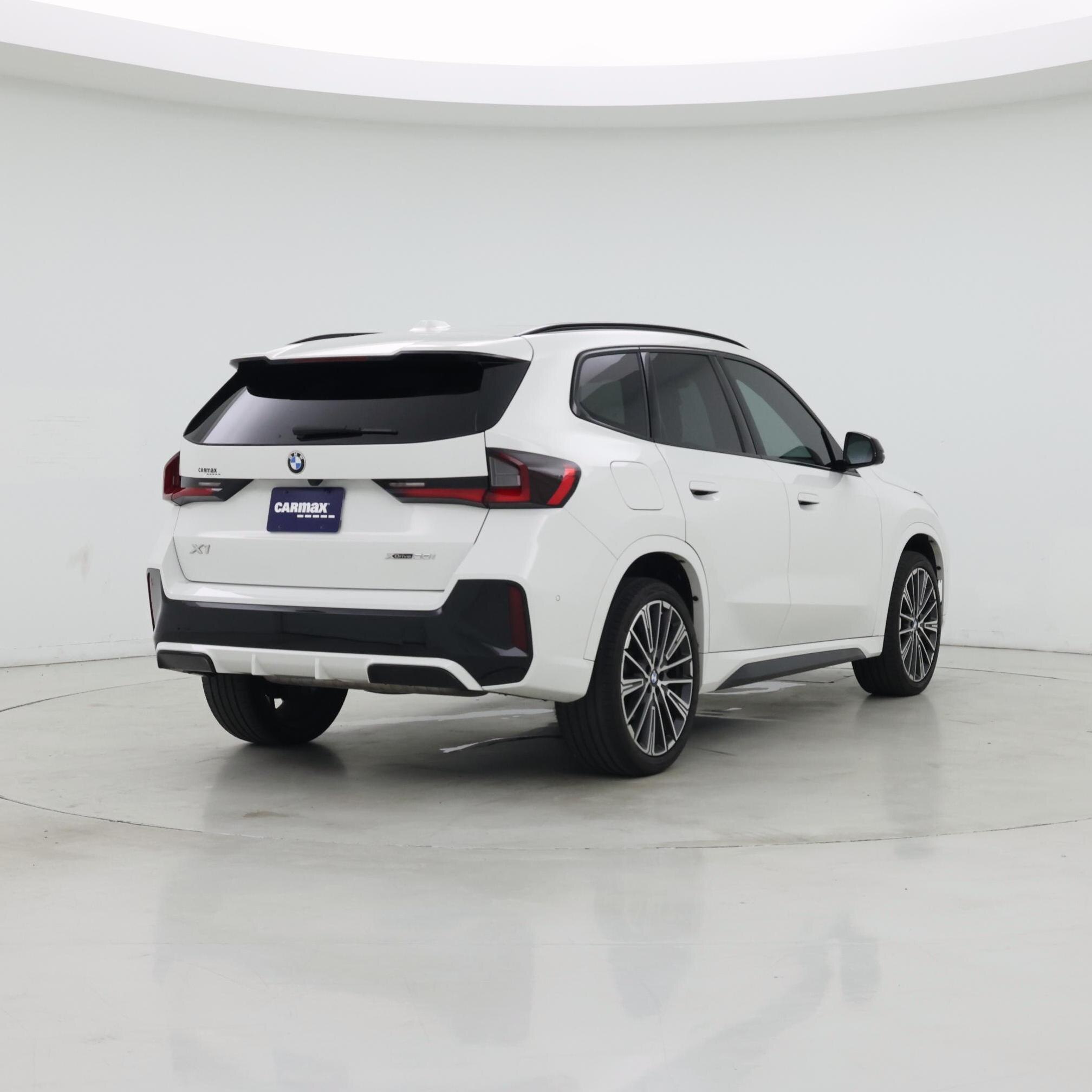 Thumbnail: 2023 BMW X1 - 8