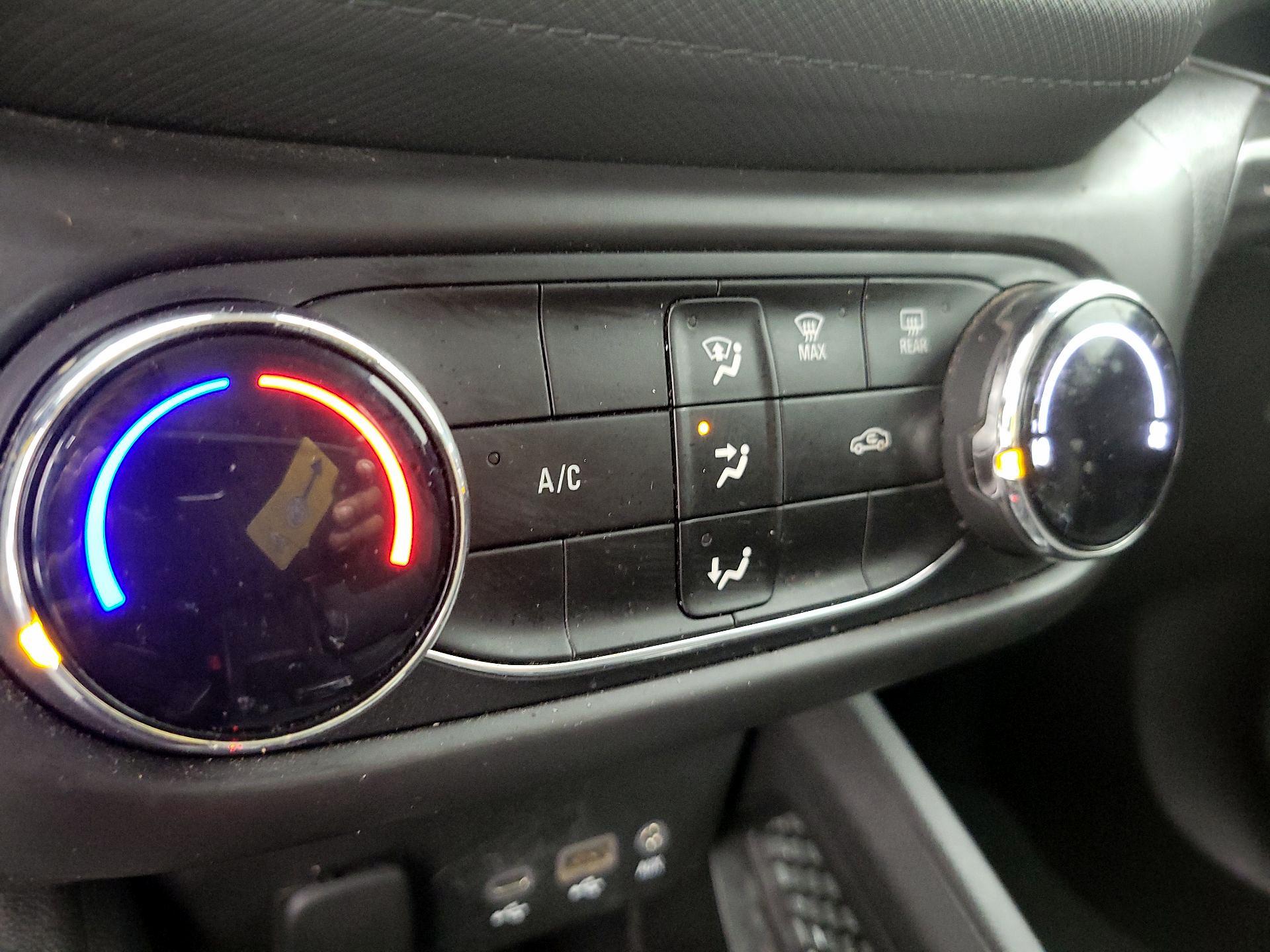 Thumbnail: 2022 Chevrolet TrailBlazer - 16