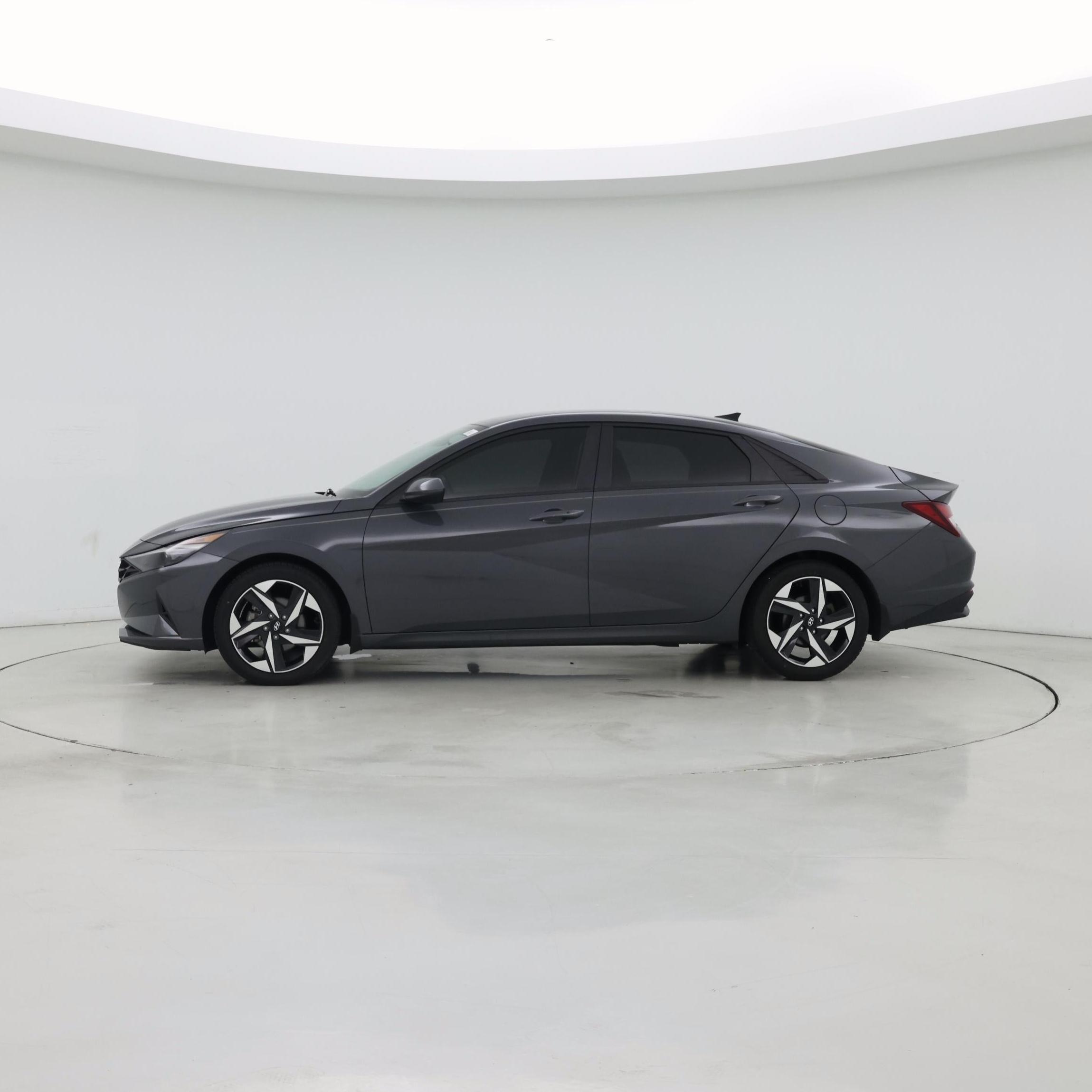 Thumbnail: 2023 Hyundai Elantra - 3