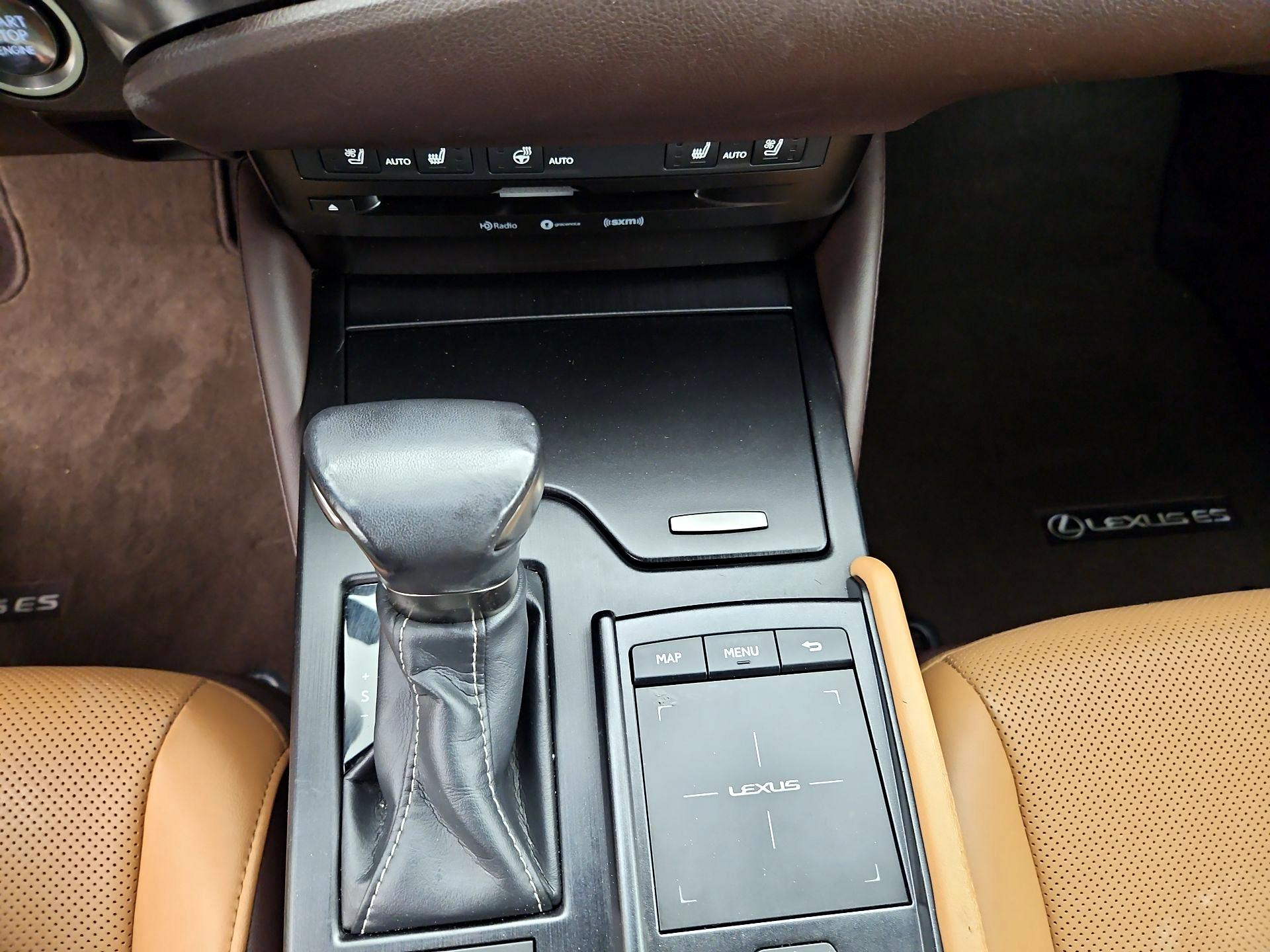 Thumbnail: 2019 Lexus ES - 18