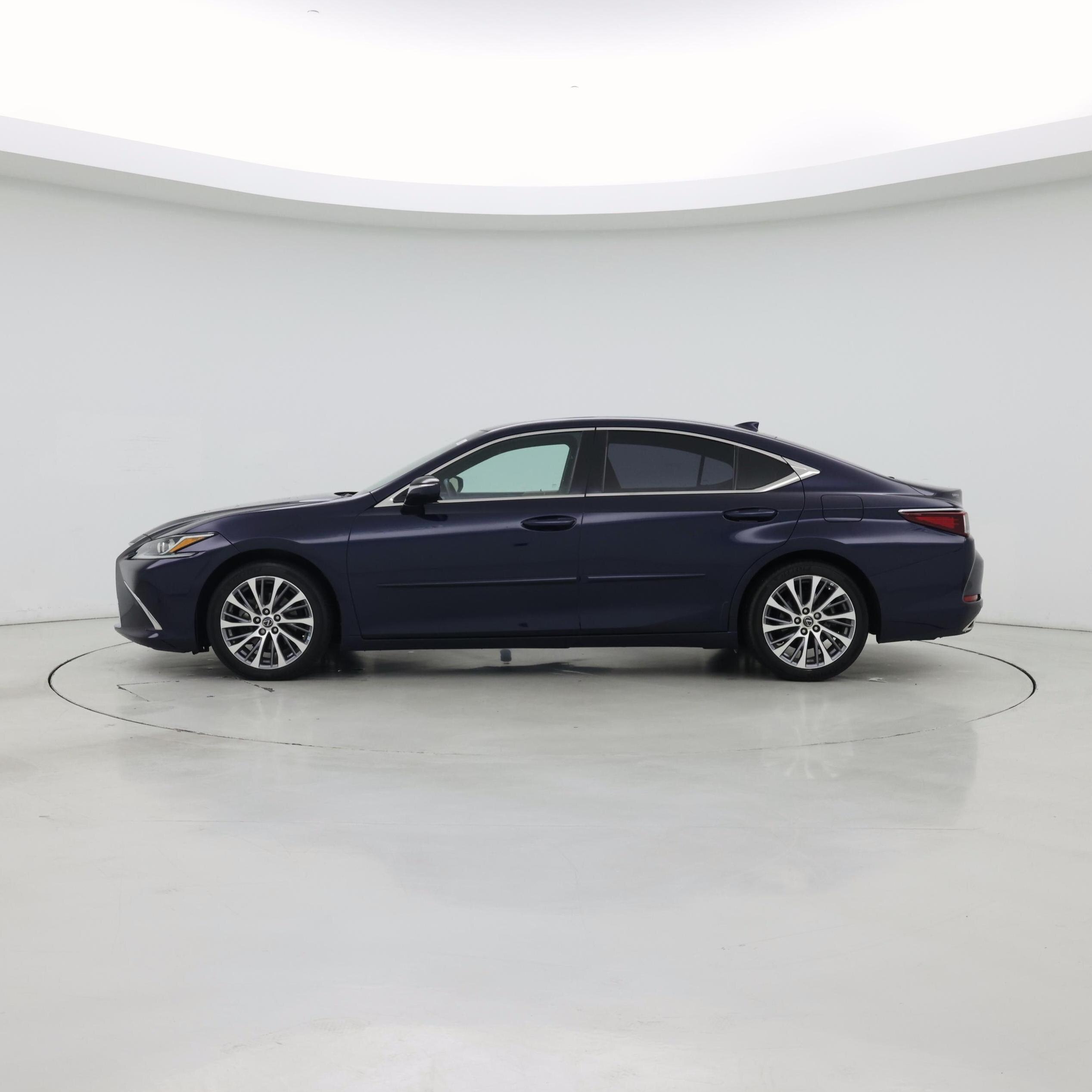Thumbnail: 2019 Lexus ES - 3