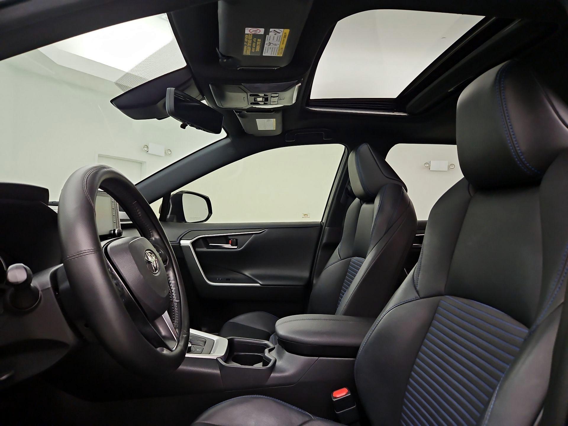 Thumbnail: 2020 Toyota RAV4 - 19