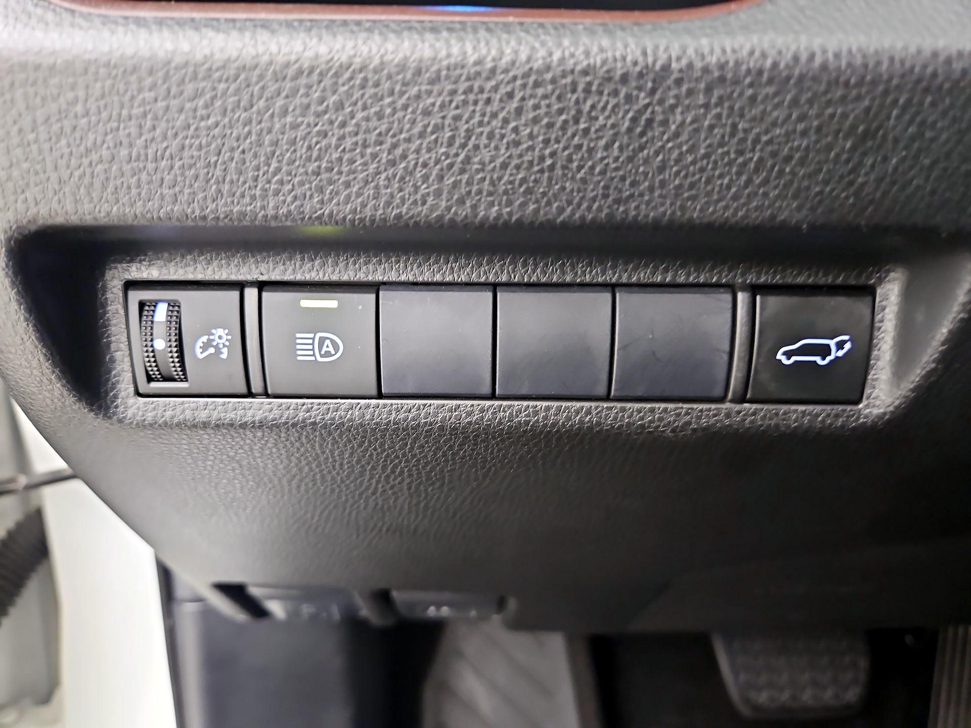 Thumbnail: 2020 Toyota RAV4 - 13