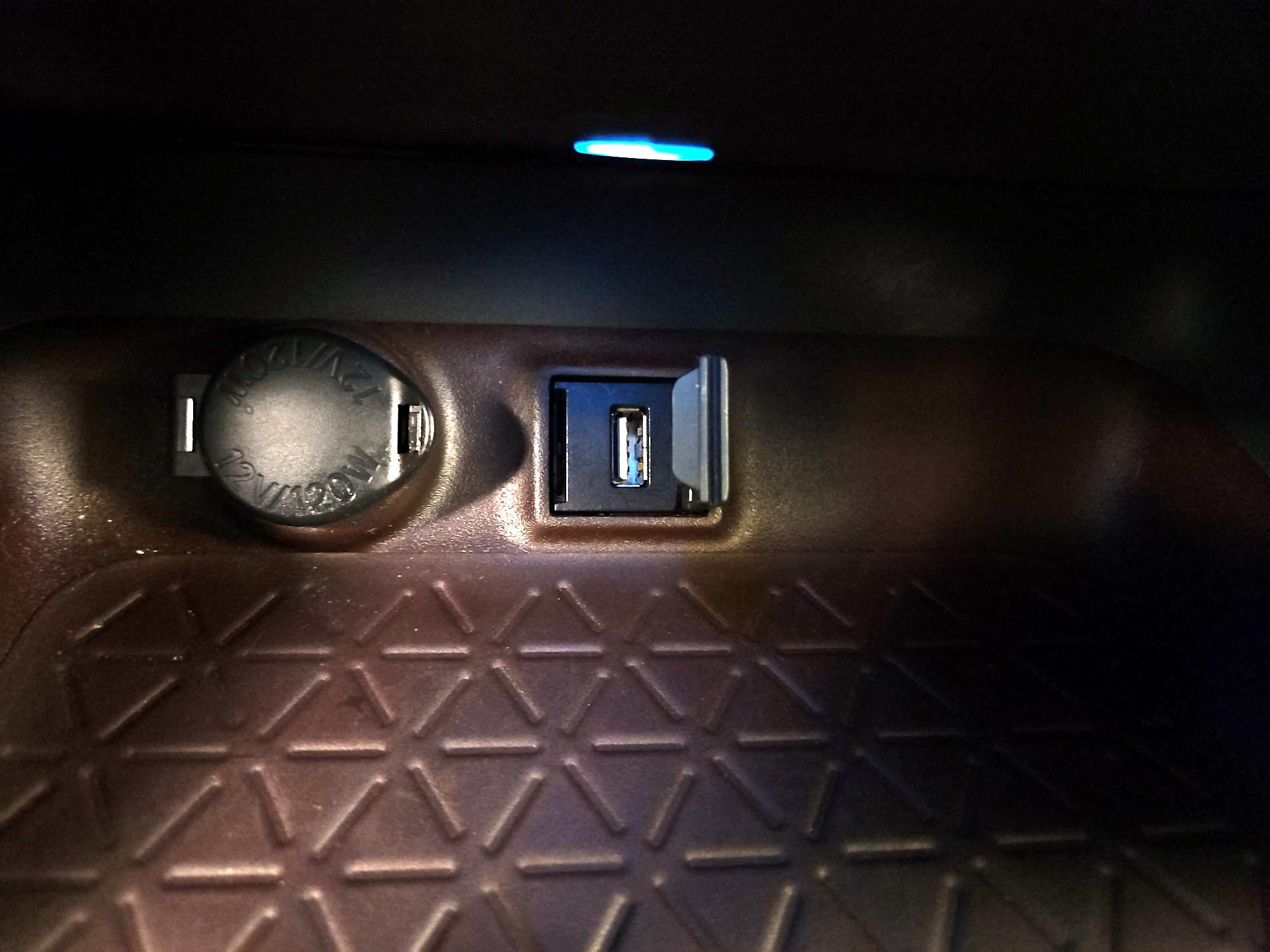 Thumbnail: 2020 Toyota RAV4 - 18