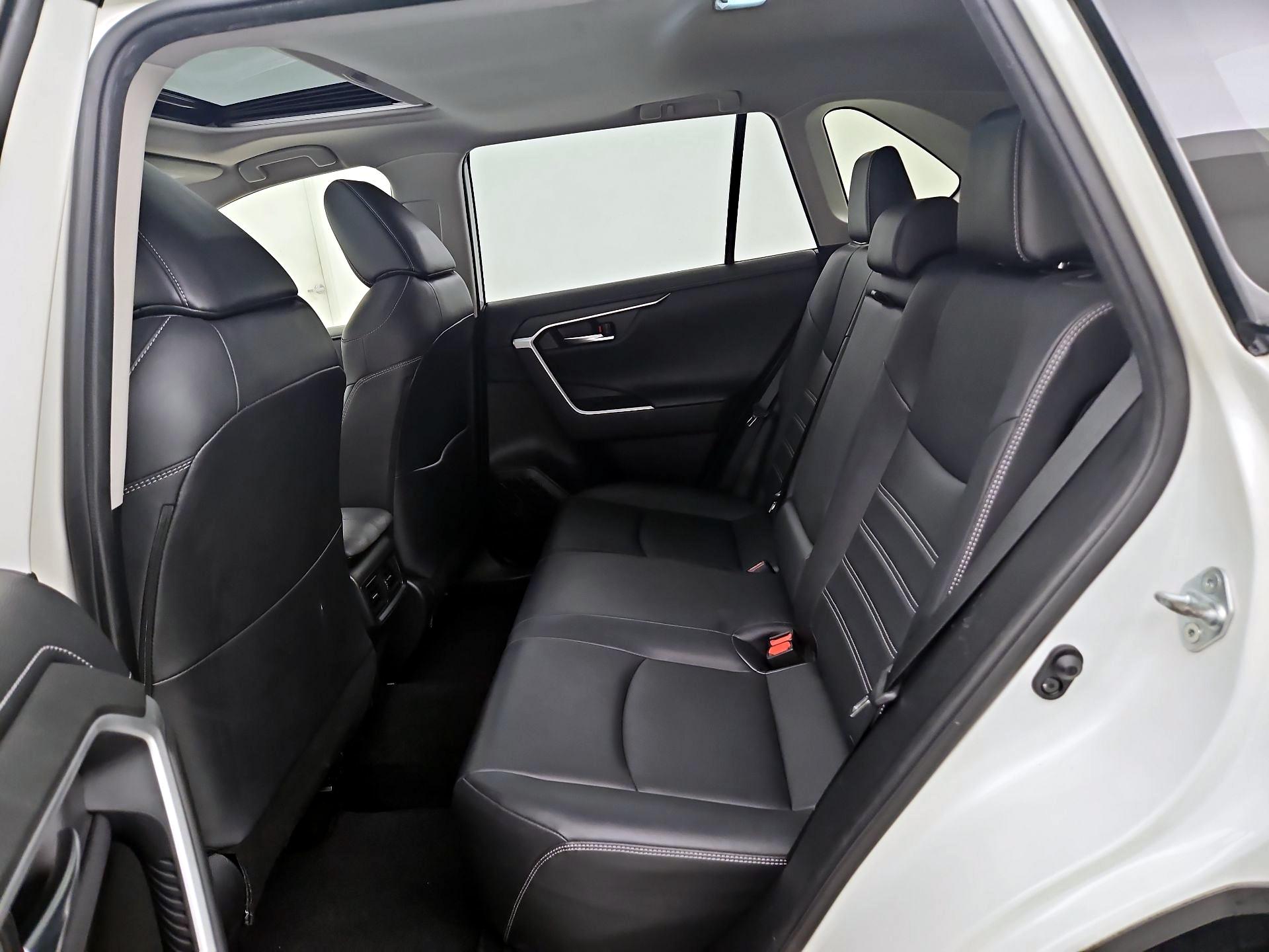 Thumbnail: 2020 Toyota RAV4 - 20
