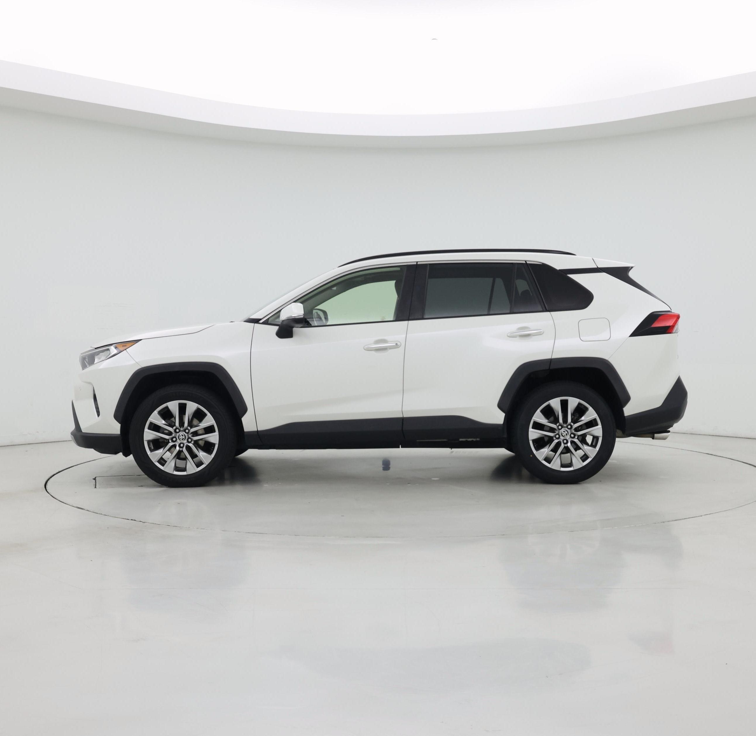 Thumbnail: 2020 Toyota RAV4 - 3